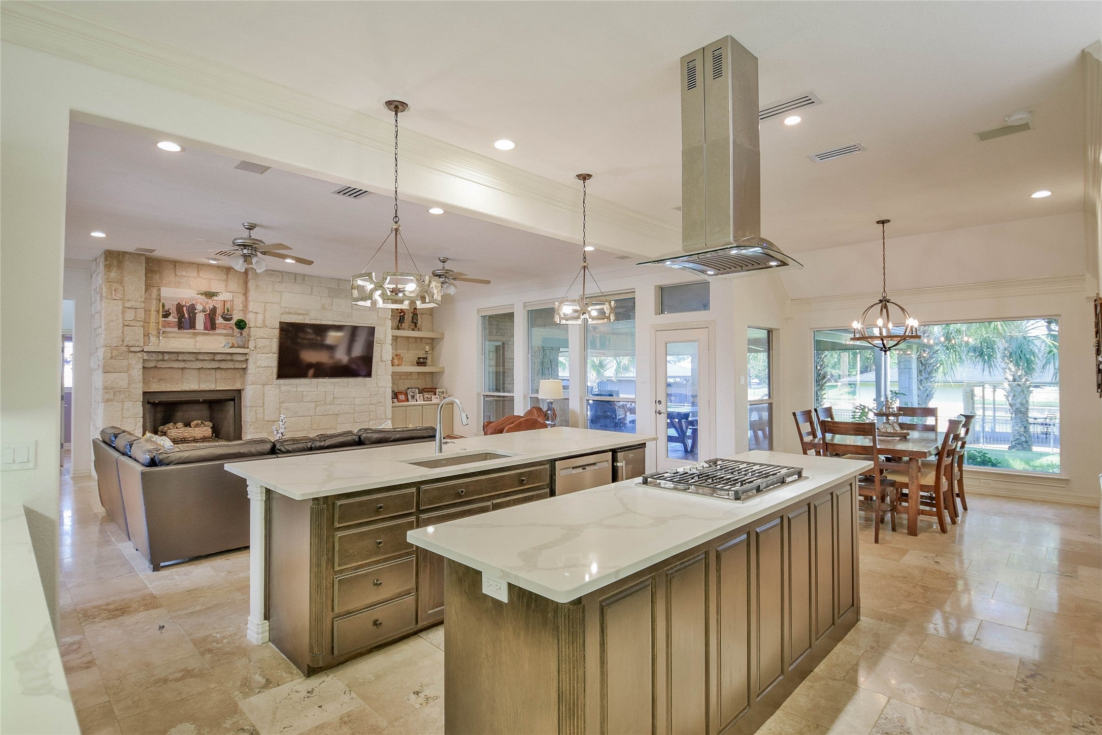 Granbury, Texas, 76048, United States, 3 Bedrooms Bedrooms, ,3 BathroomsBathrooms,Residential,Active,1943796
