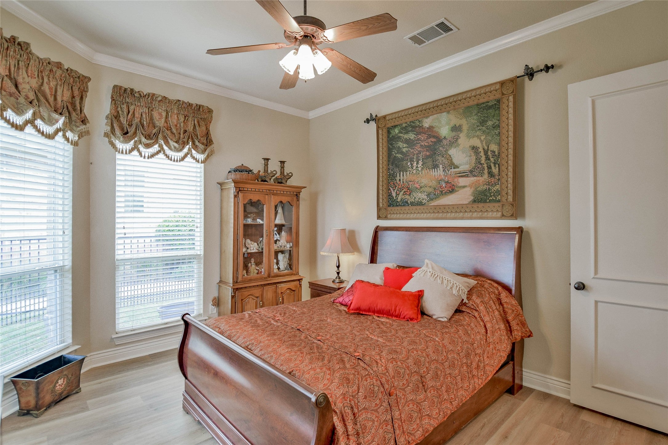 Granbury, Texas, 76048, United States, 4 Bedrooms Bedrooms, ,4 BathroomsBathrooms,Residential,Active,1967289