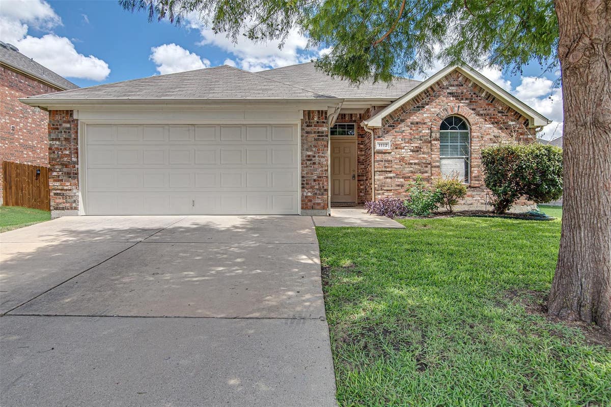 1112 EMERSON DR, BURLESON, TX 76028, photo 1 of 26