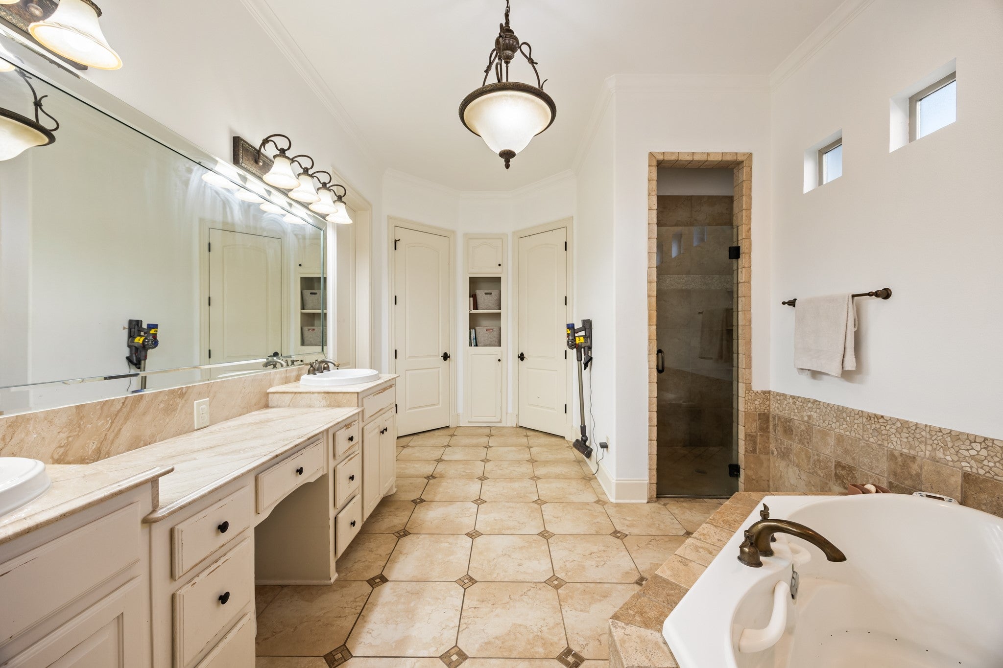 Midlothian, Texas, 76065, United States, 4 Bedrooms Bedrooms, ,4 BathroomsBathrooms,Residential,Active,1992317