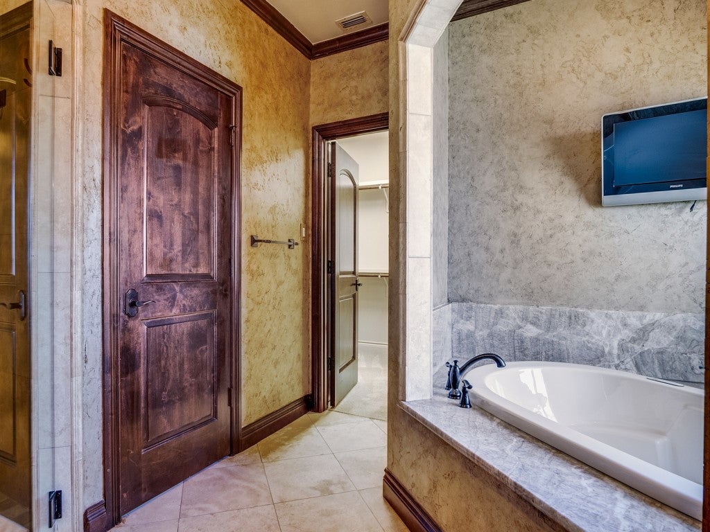 Graham, Texas, 76450, United States, 4 Bedrooms Bedrooms, ,4 BathroomsBathrooms,Residential,Active,1944034