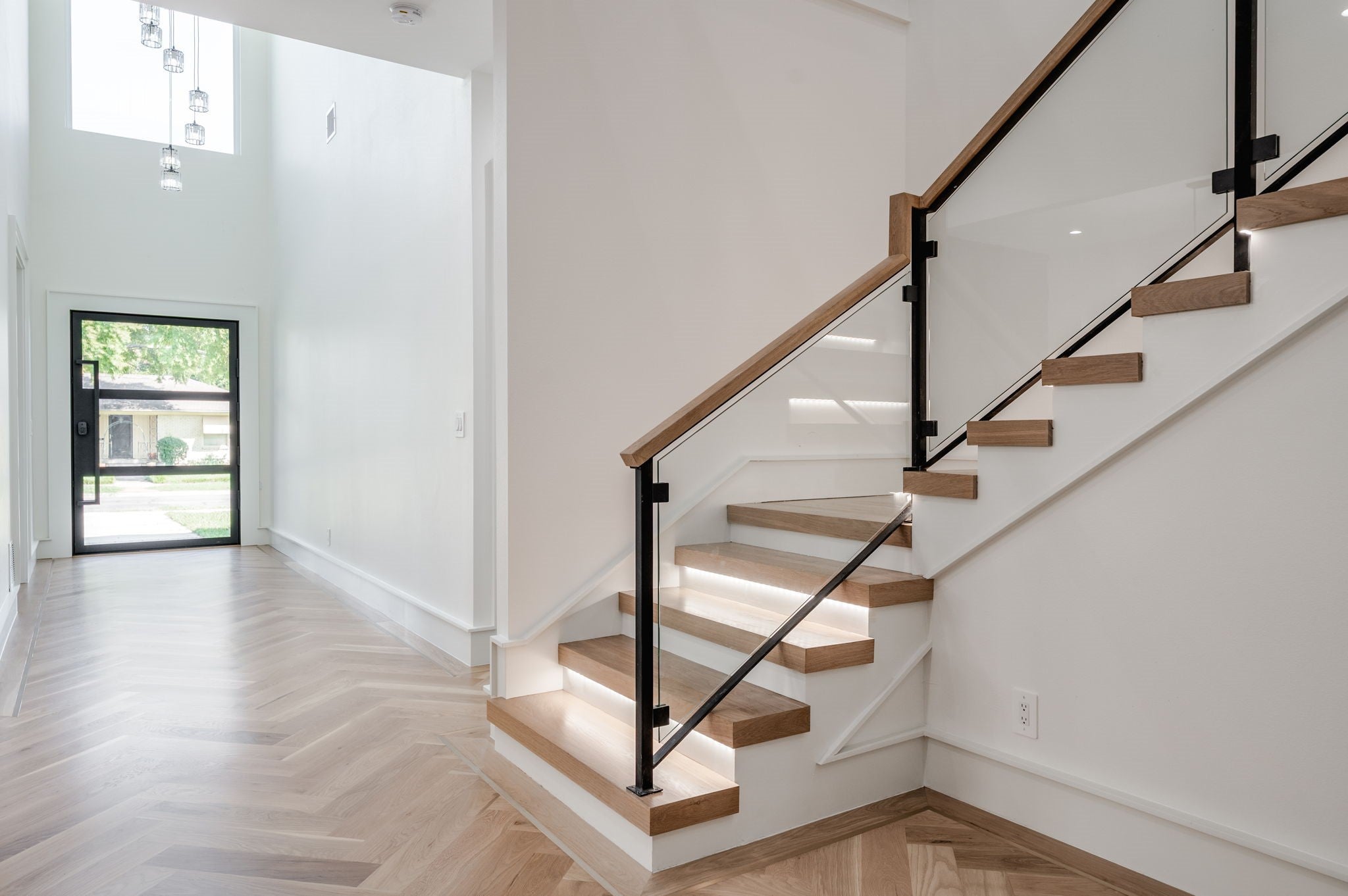 Dallas, Texas, 75209, United States, 4 Bedrooms Bedrooms, ,5 BathroomsBathrooms,Residential,Active,1942360