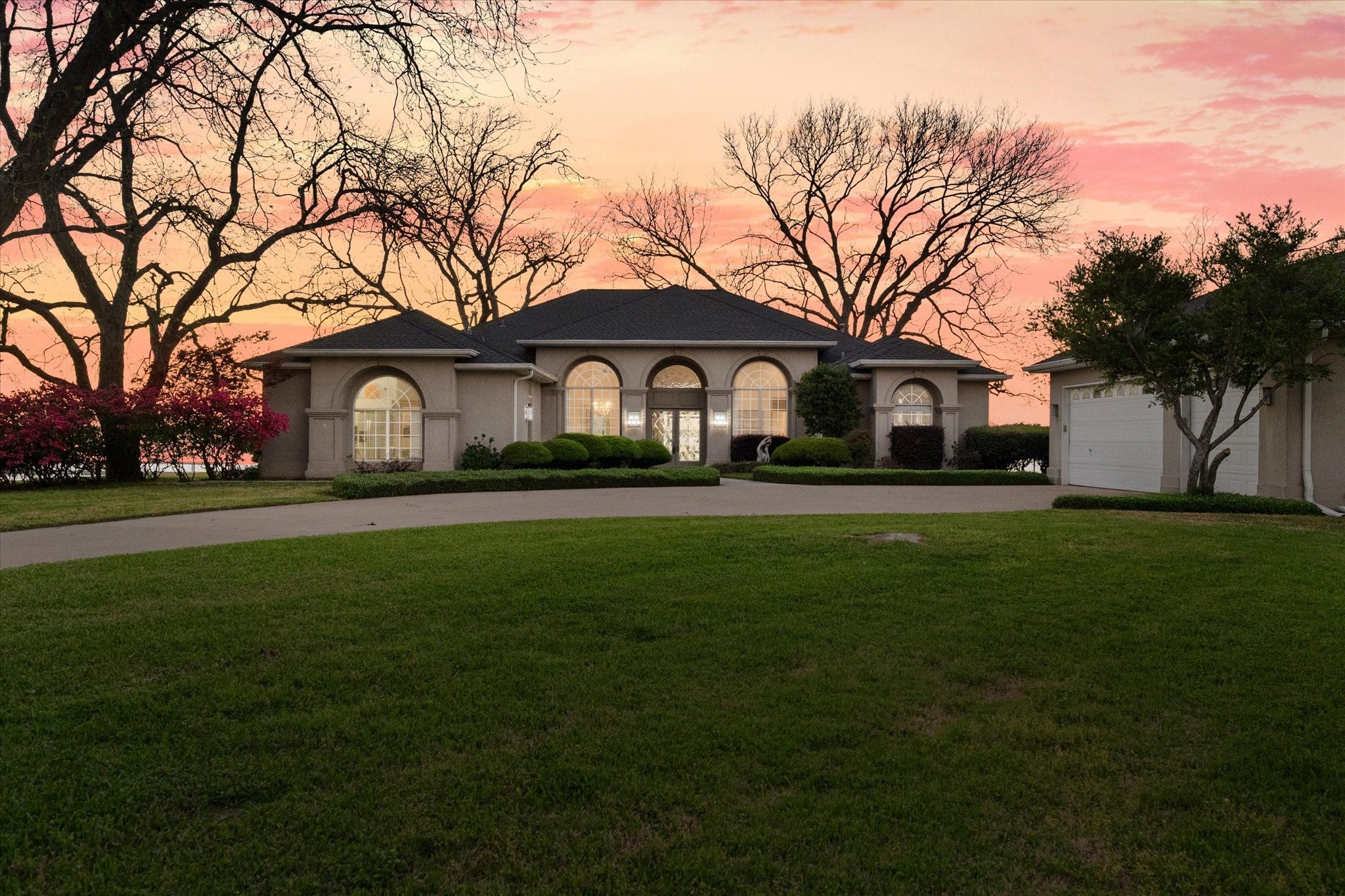 Kerens, Texas, 75144, United States, 5 Bedrooms Bedrooms, ,4 BathroomsBathrooms,Residential,Active,2020765