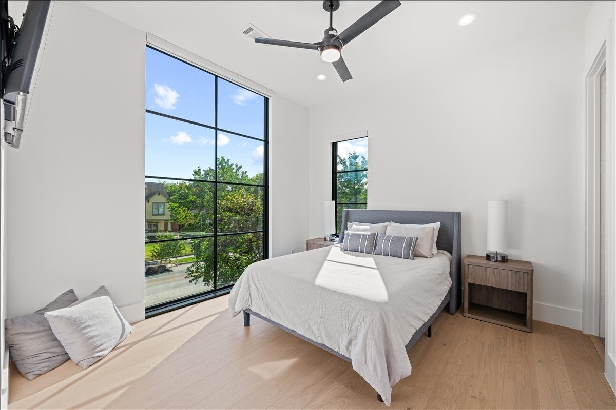 Dallas, Texas, 75206, United States, 4 Bedrooms Bedrooms, ,5 BathroomsBathrooms,Residential,Active,1967298