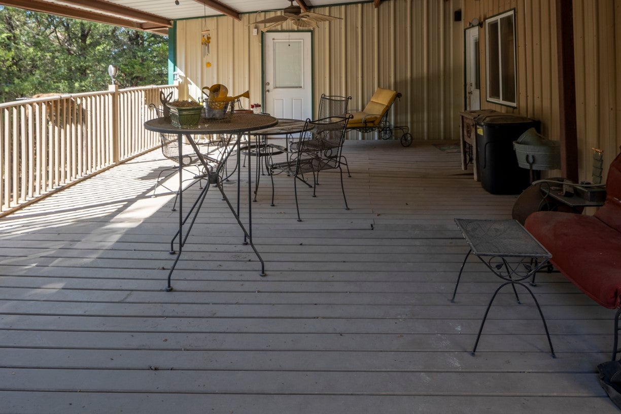 Bonham, Texas, 75418, United States, 9 Bedrooms Bedrooms, ,6 BathroomsBathrooms,Residential,Active,1988719