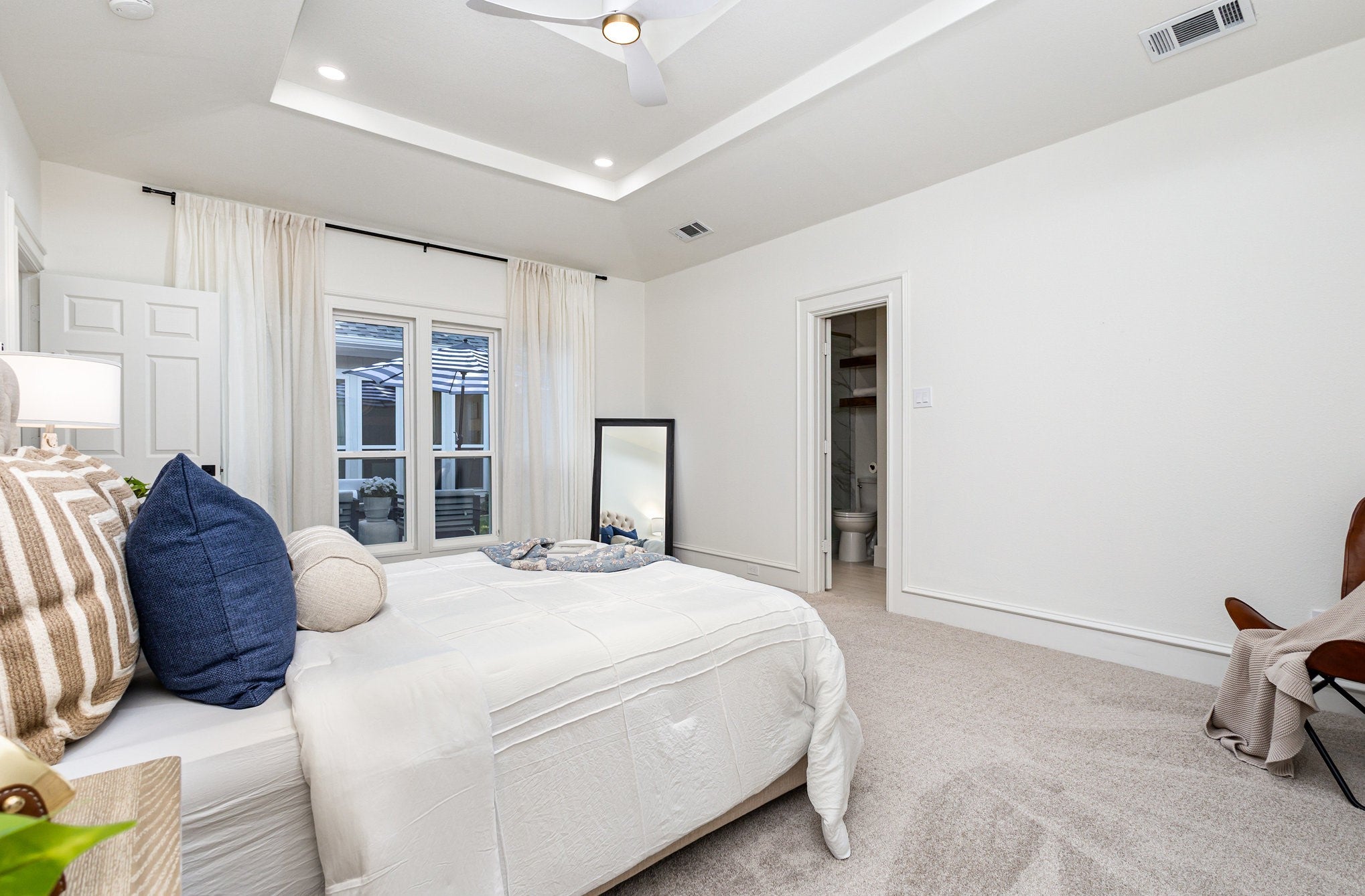 Dallas, Texas, 75214, United States, 4 Bedrooms Bedrooms, ,4 BathroomsBathrooms,Residential,Active,1909628