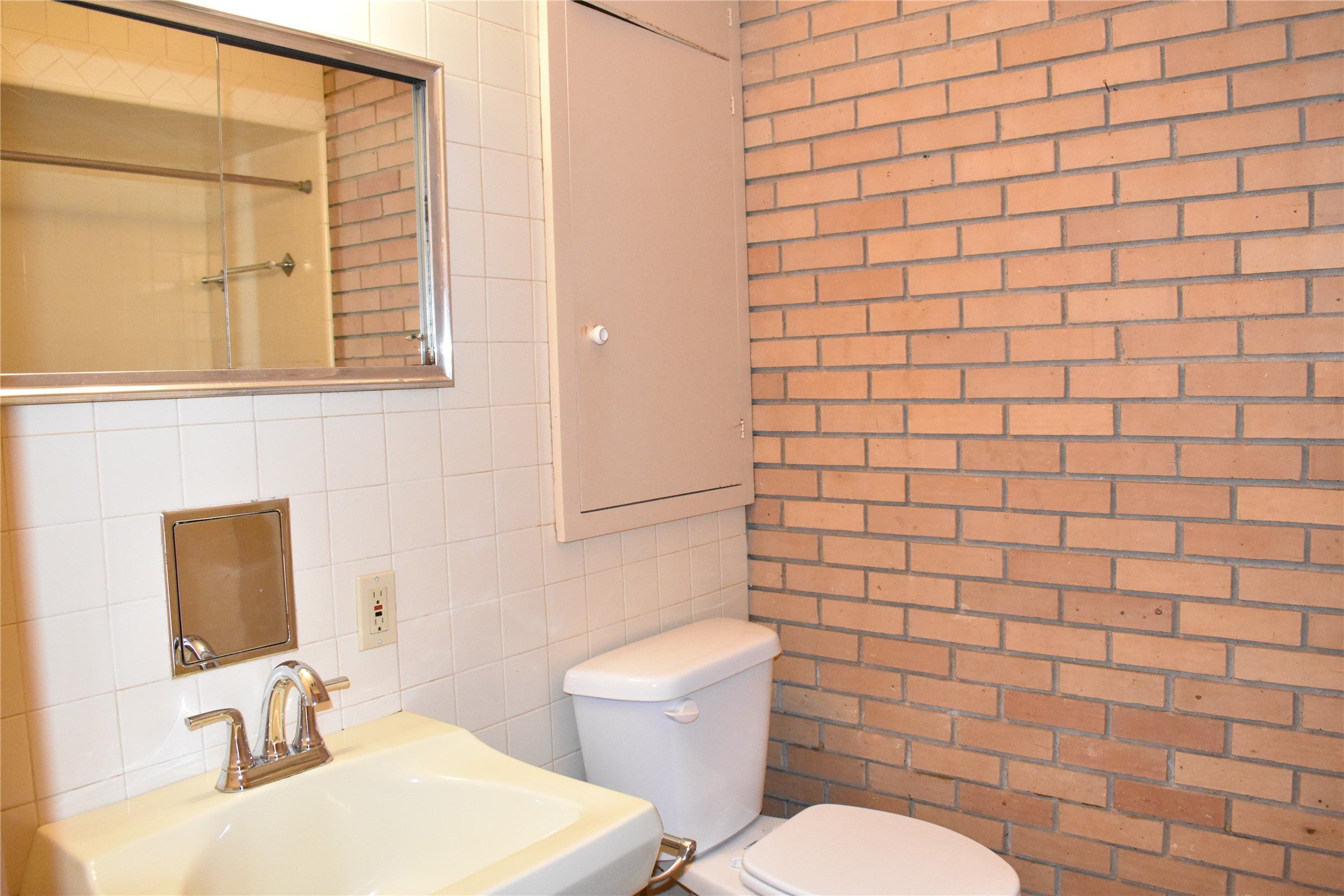 Dallas, Texas, 75225, United States, 4 Bedrooms Bedrooms, ,4 BathroomsBathrooms,Residential,Active,1922674