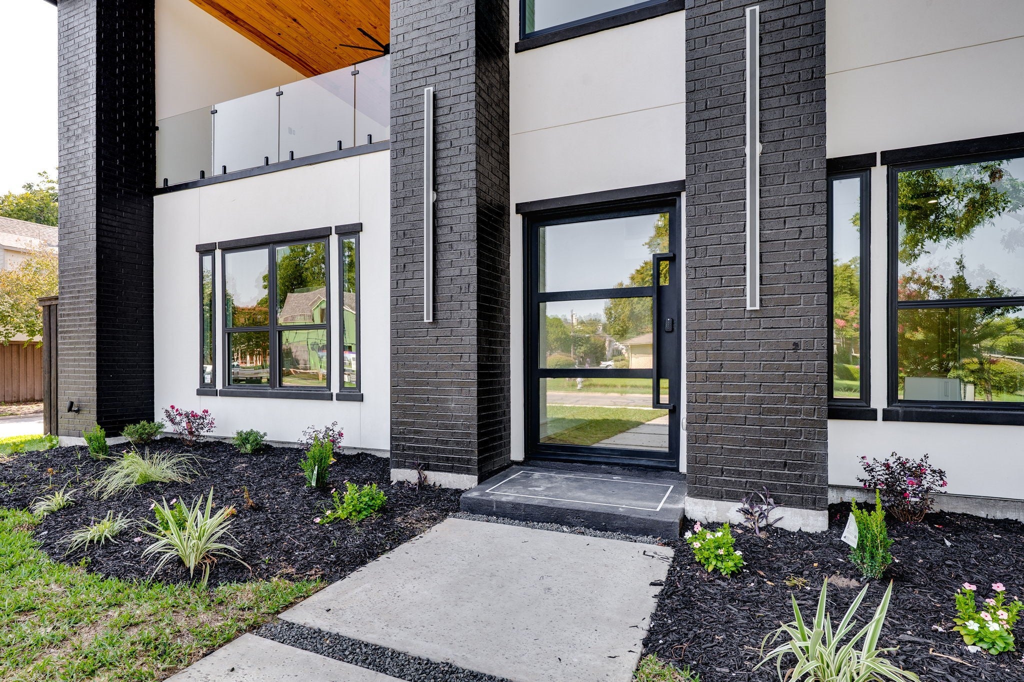 Dallas, Texas, 75209, United States, 4 Bedrooms Bedrooms, ,5 BathroomsBathrooms,Residential,Active,1942360