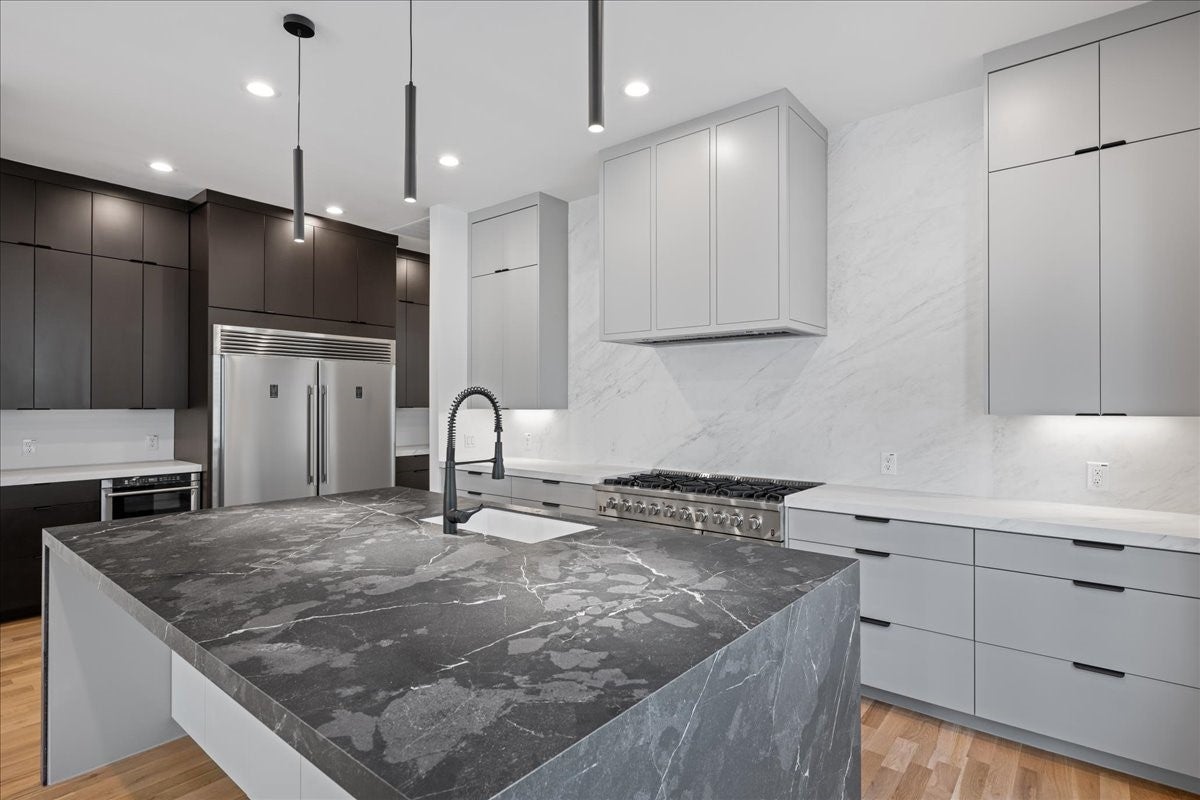 Dallas, Texas, 75204, United States, 4 Bedrooms Bedrooms, ,4 BathroomsBathrooms,Residential,Active,1929655