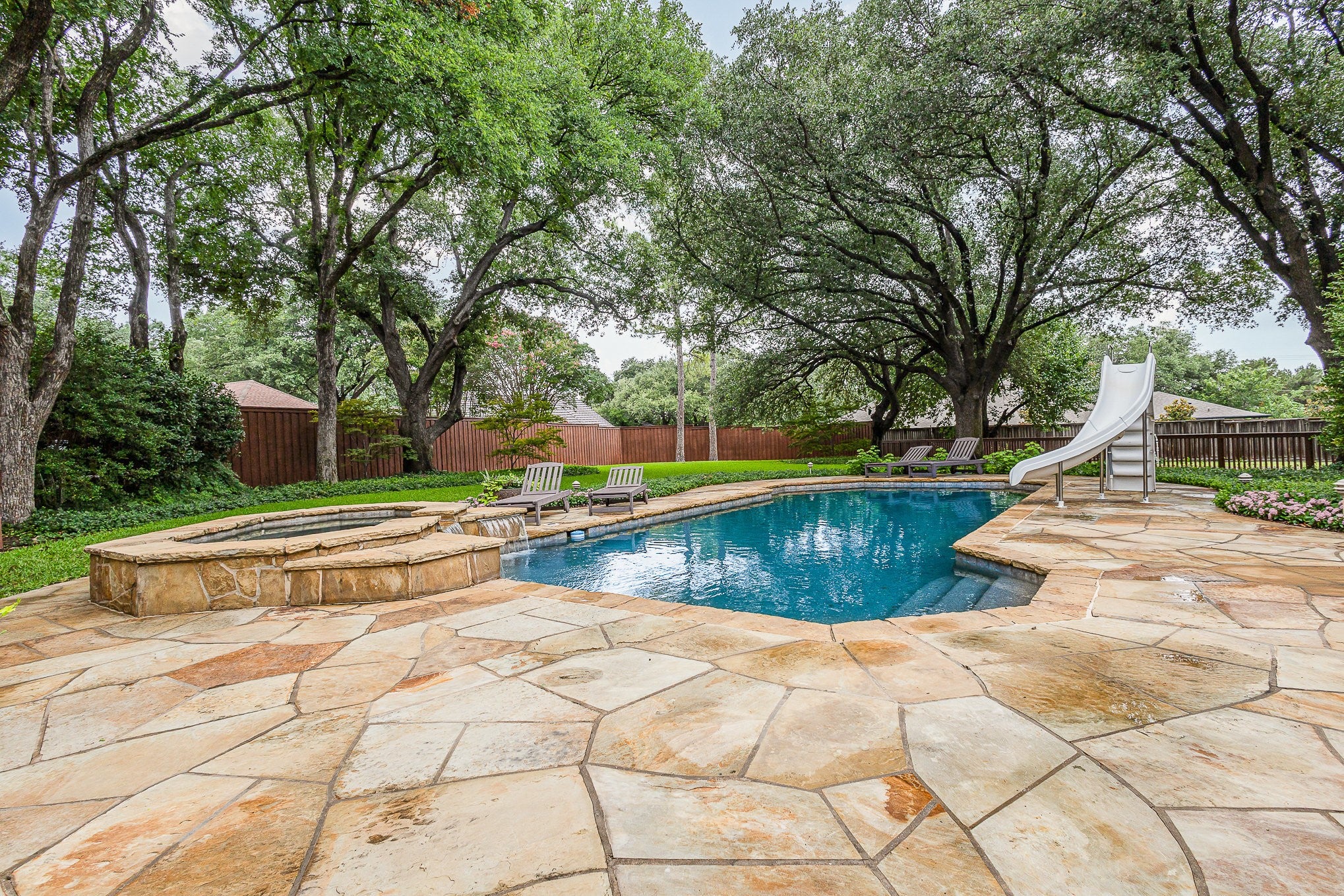 Dallas, Texas, 75240, United States, 6 Bedrooms Bedrooms, ,4 BathroomsBathrooms,Residential,Active,1894543