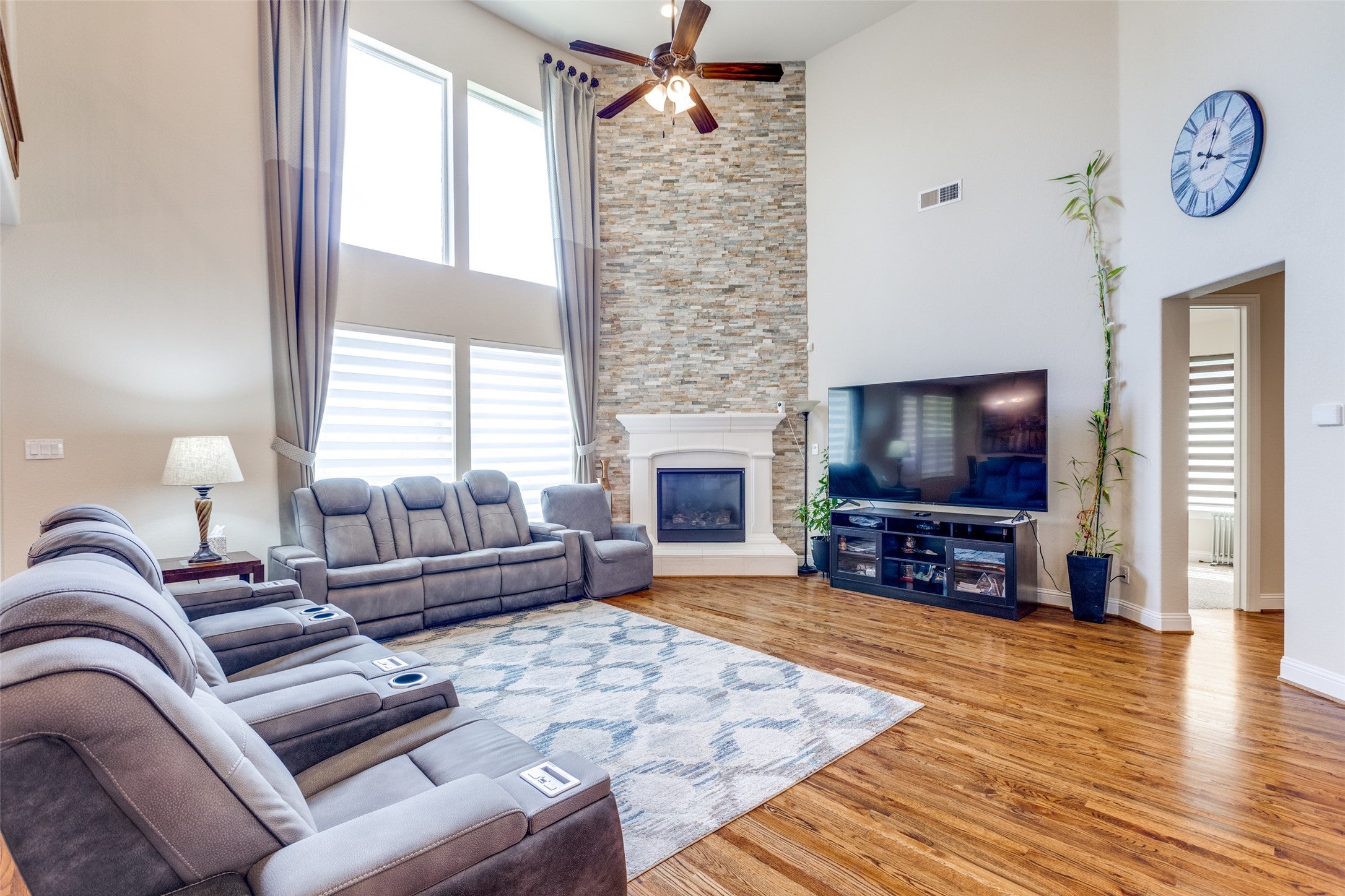 Prosper, Texas, 75078, United States, 5 Bedrooms Bedrooms, ,4 BathroomsBathrooms,Residential,Active,2007003