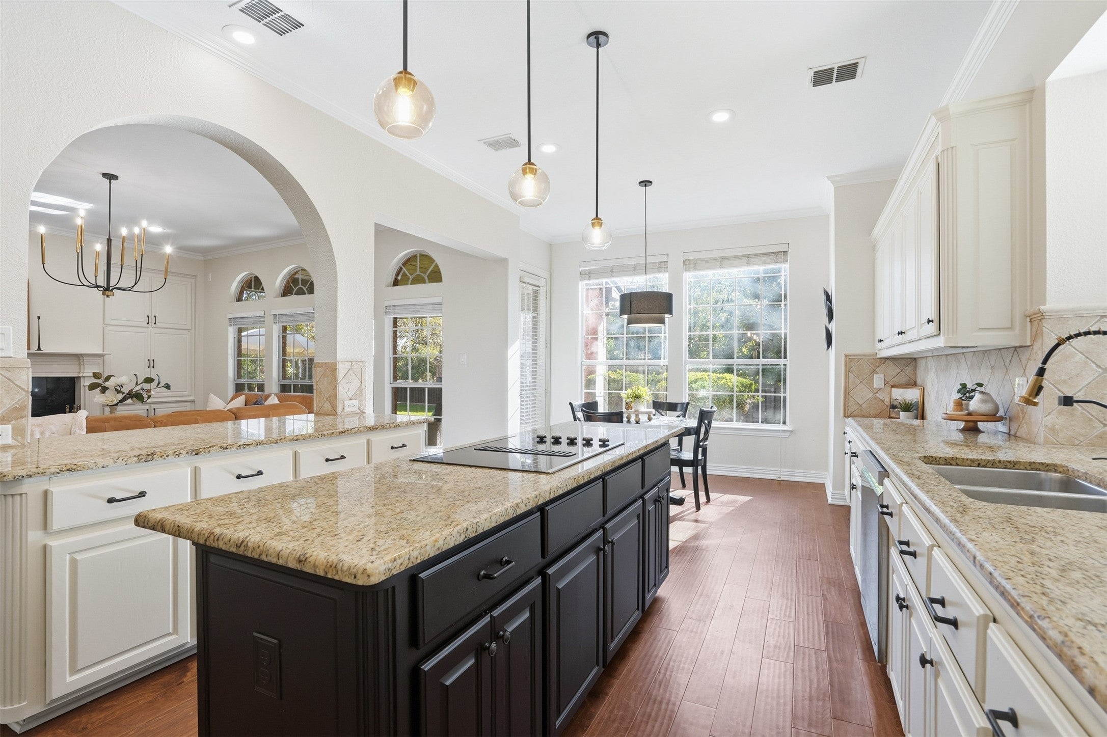 Southlake, Texas, 76092, United States, 5 Bedrooms Bedrooms, ,4 BathroomsBathrooms,Residential,Active,2008272