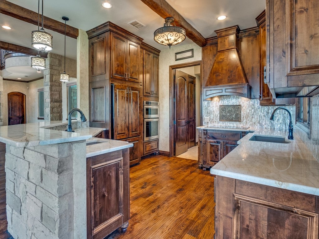 Graham, Texas, 76450, United States, 4 Bedrooms Bedrooms, ,4 BathroomsBathrooms,Residential,Active,1944034