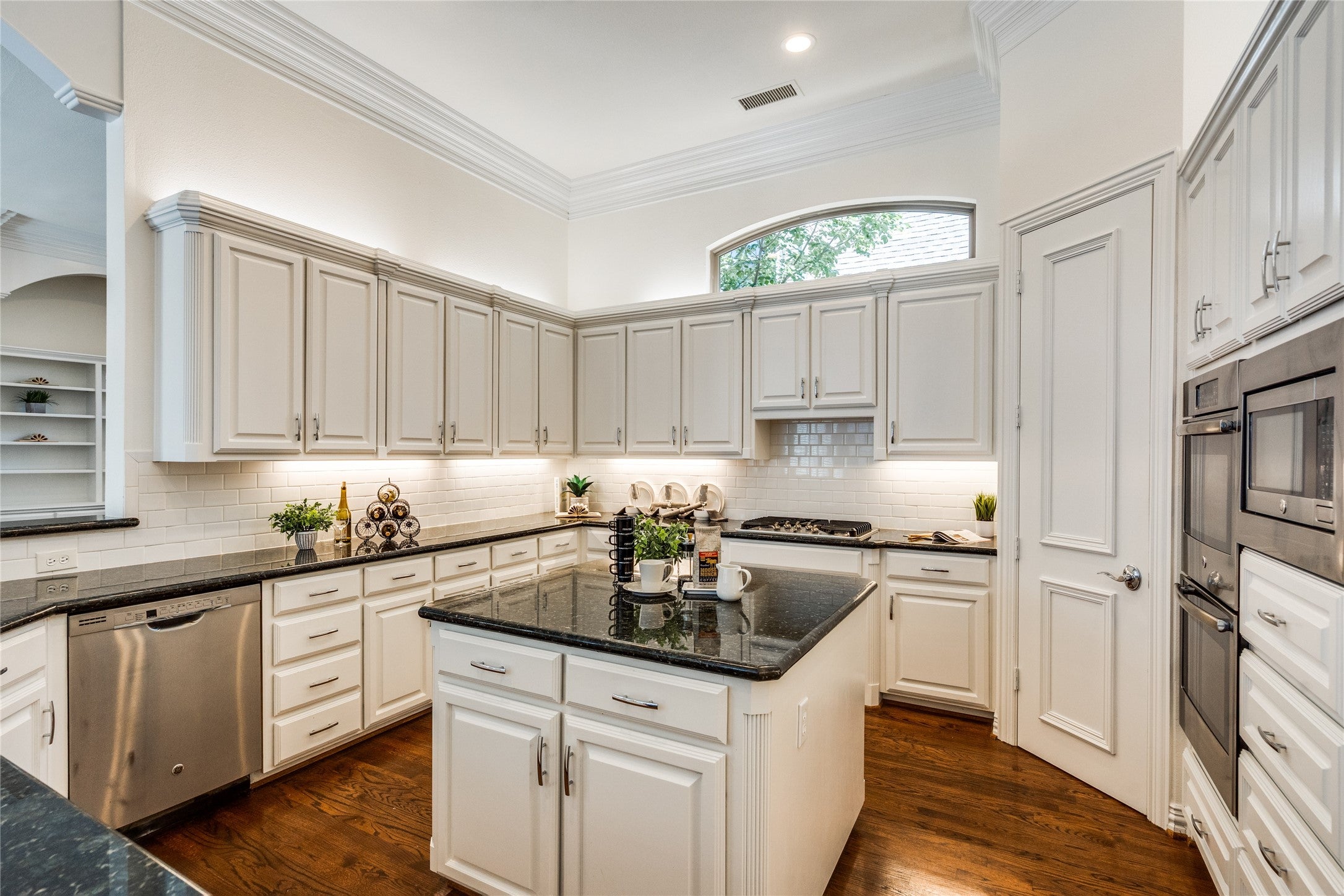 Frisco, Texas, 75034, United States, 4 Bedrooms Bedrooms, ,5 BathroomsBathrooms,Residential,Active,1900185