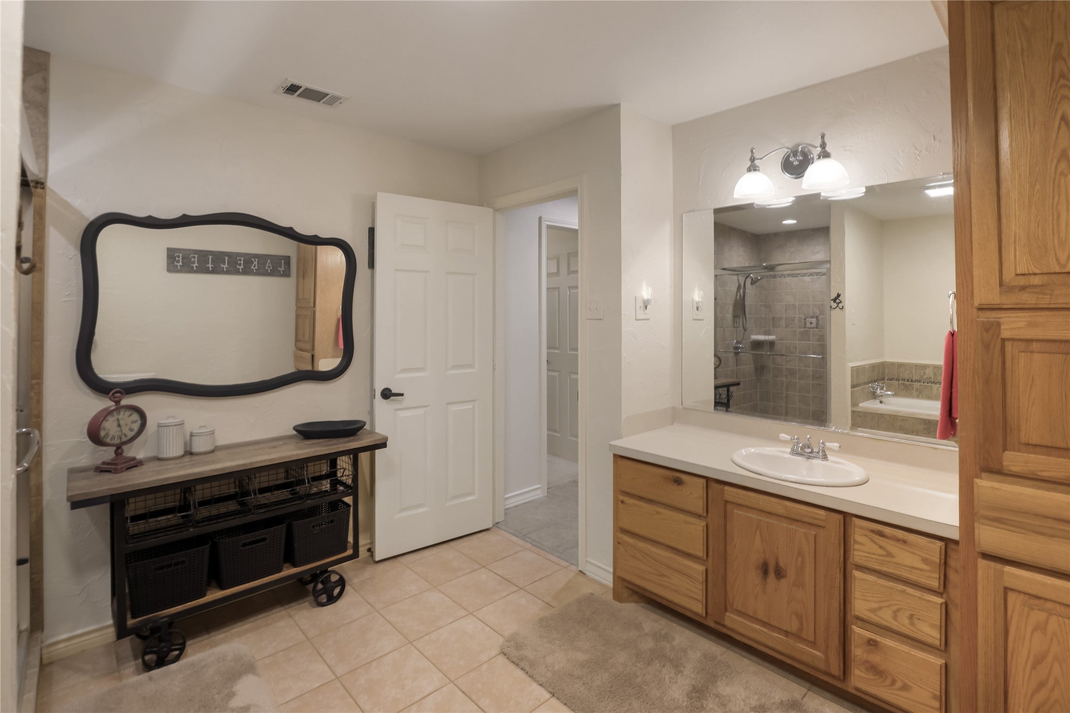 Scroggins, Texas, 75480, United States, 5 Bedrooms Bedrooms, ,5 BathroomsBathrooms,Residential,Active,1781819