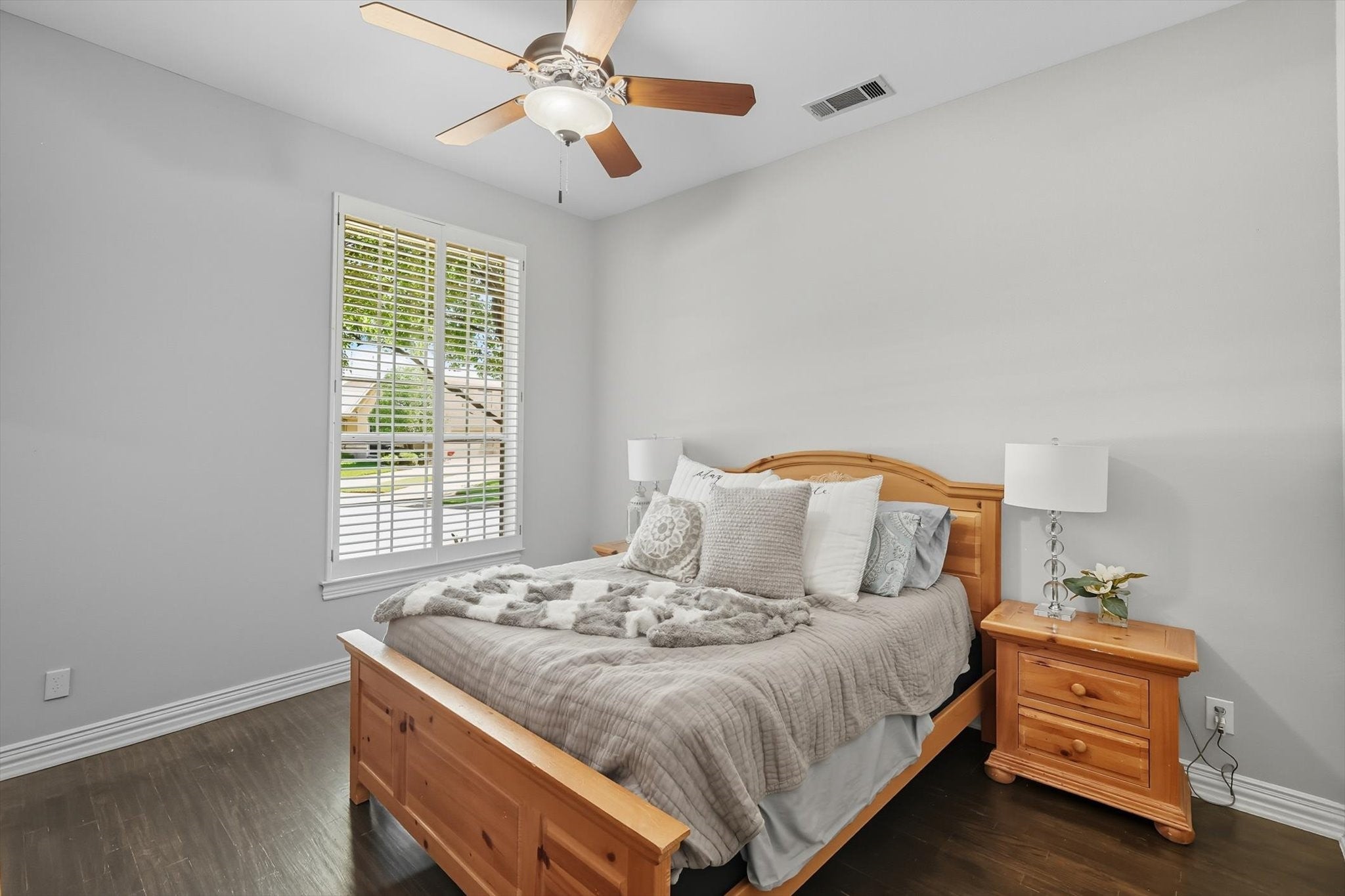 Flower Mound, Texas, 75028, United States, 4 Bedrooms Bedrooms, ,4 BathroomsBathrooms,Residential,Active,1951804