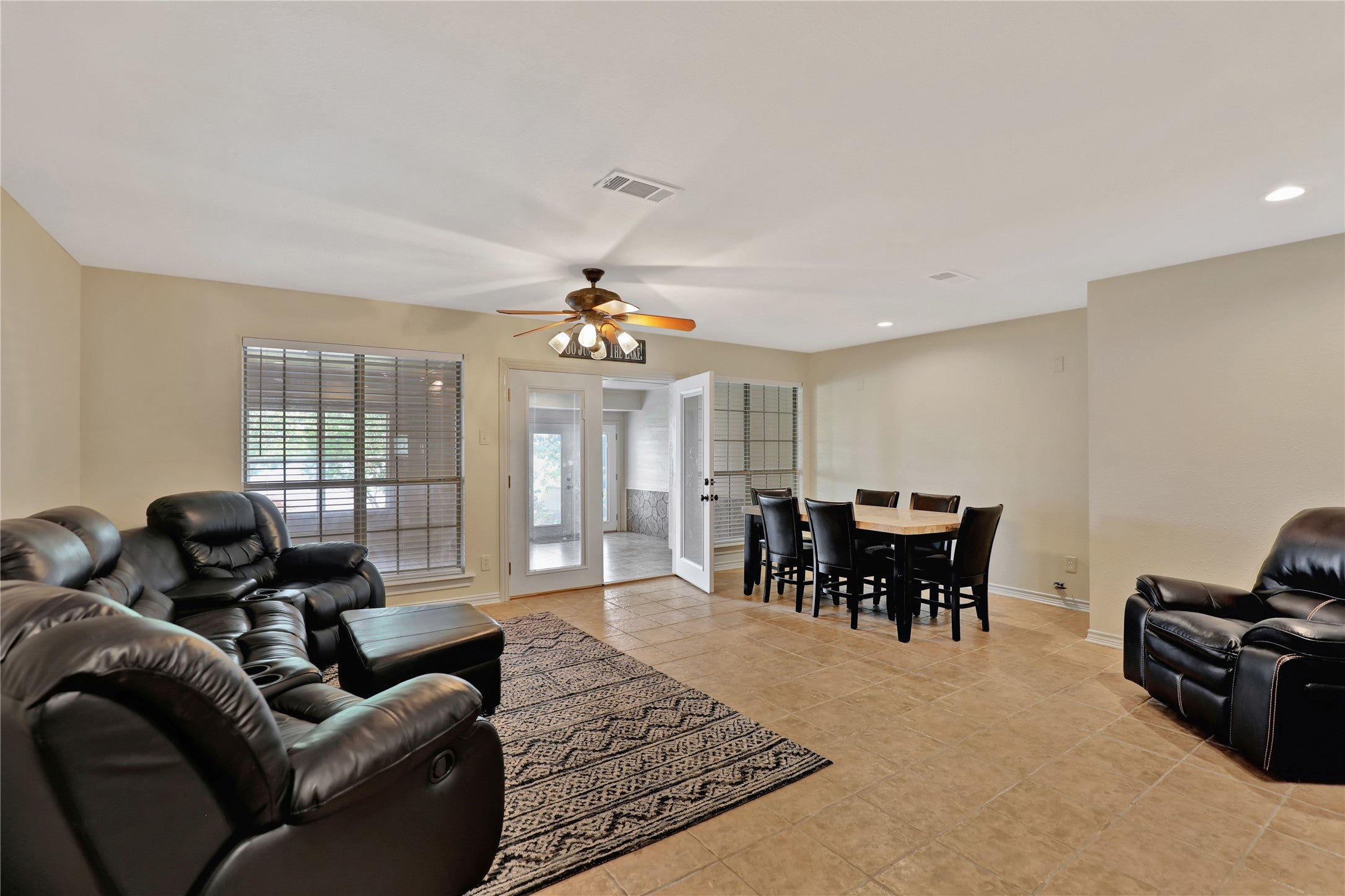 Scroggins, Texas, 75480, United States, 5 Bedrooms Bedrooms, ,5 BathroomsBathrooms,Residential,Active,1781819