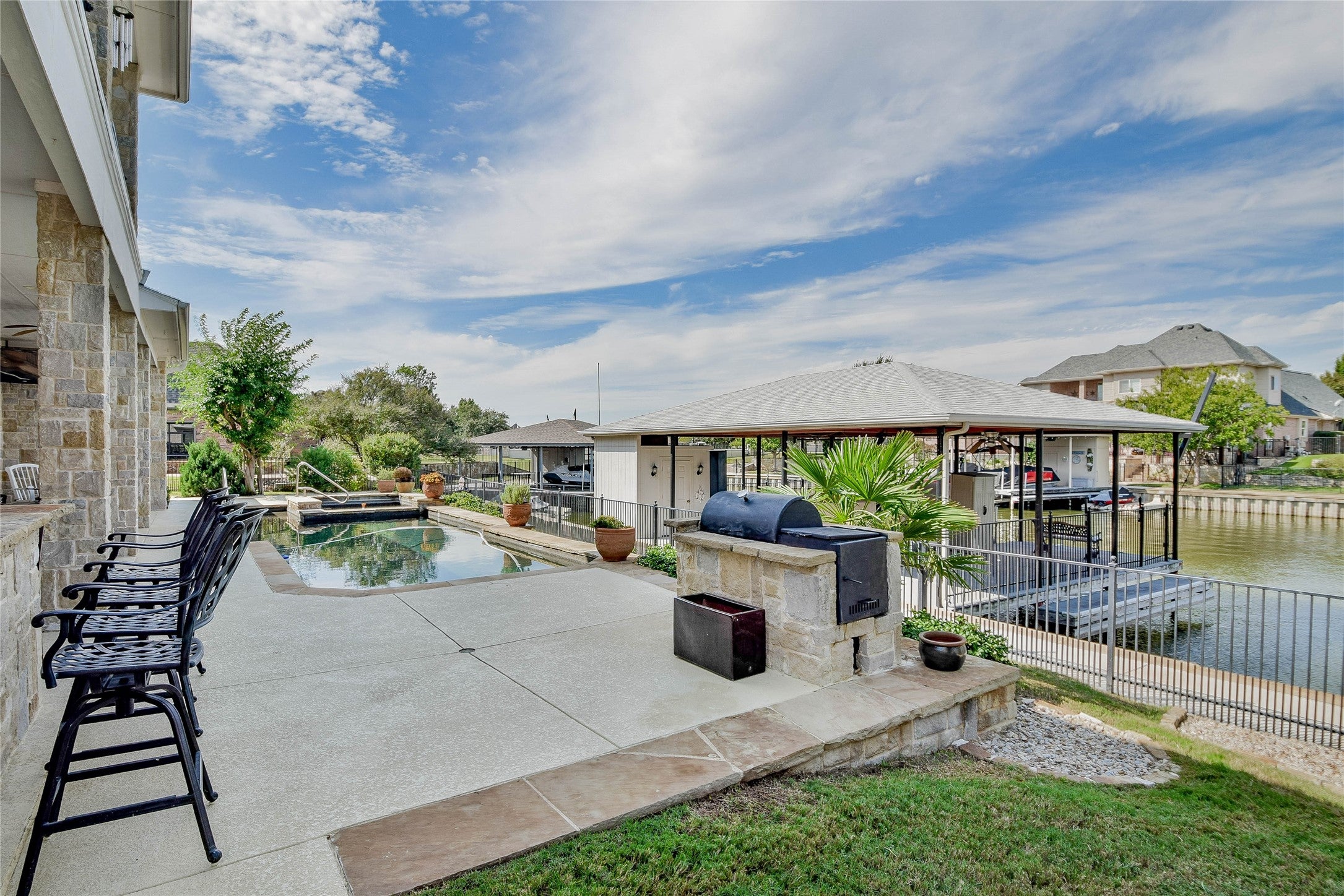 Granbury, Texas, 76048, United States, 4 Bedrooms Bedrooms, ,4 BathroomsBathrooms,Residential,Active,1967289