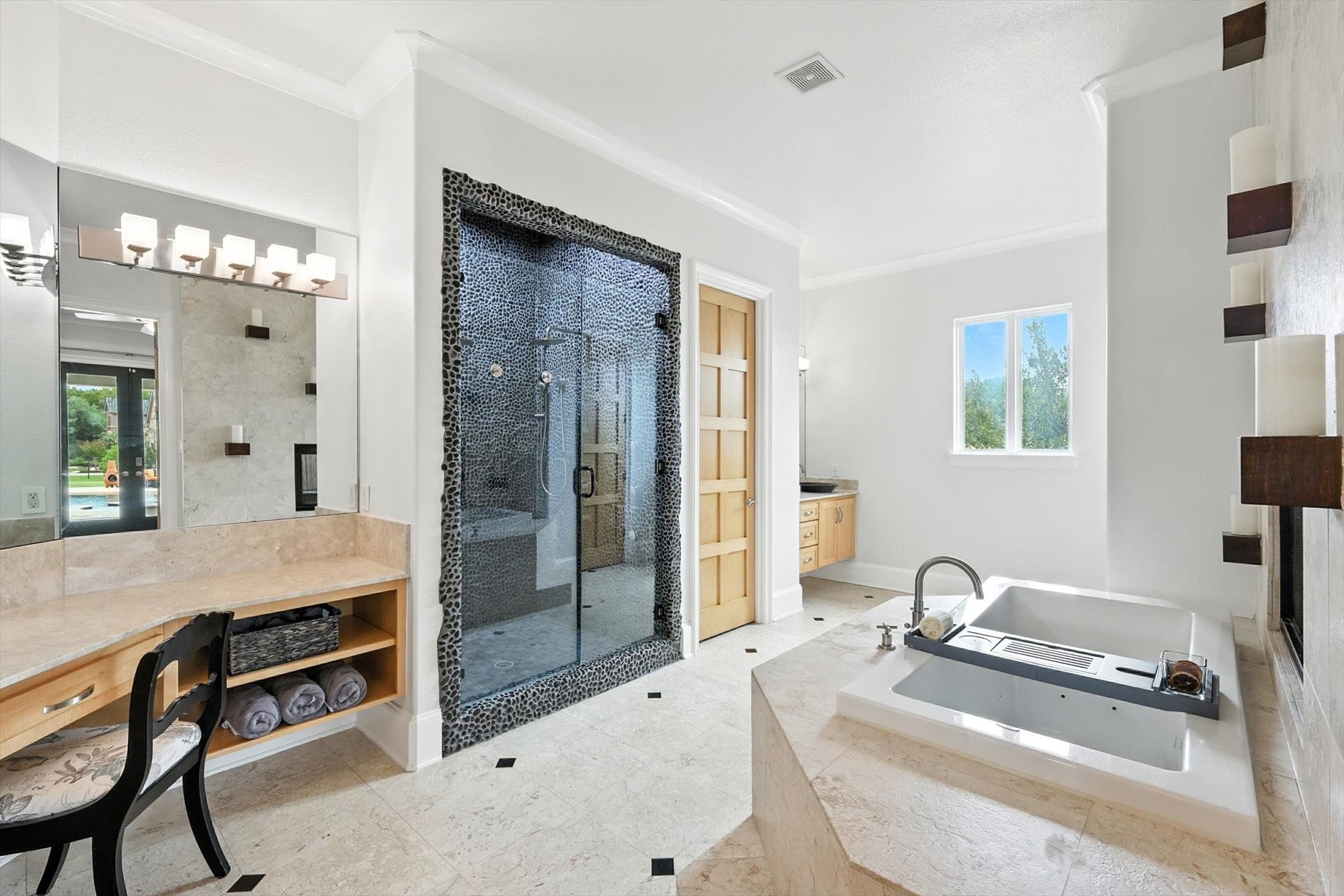 Argyle, Texas, 76226, United States, 5 Bedrooms Bedrooms, ,7 BathroomsBathrooms,Residential,Active,1922340