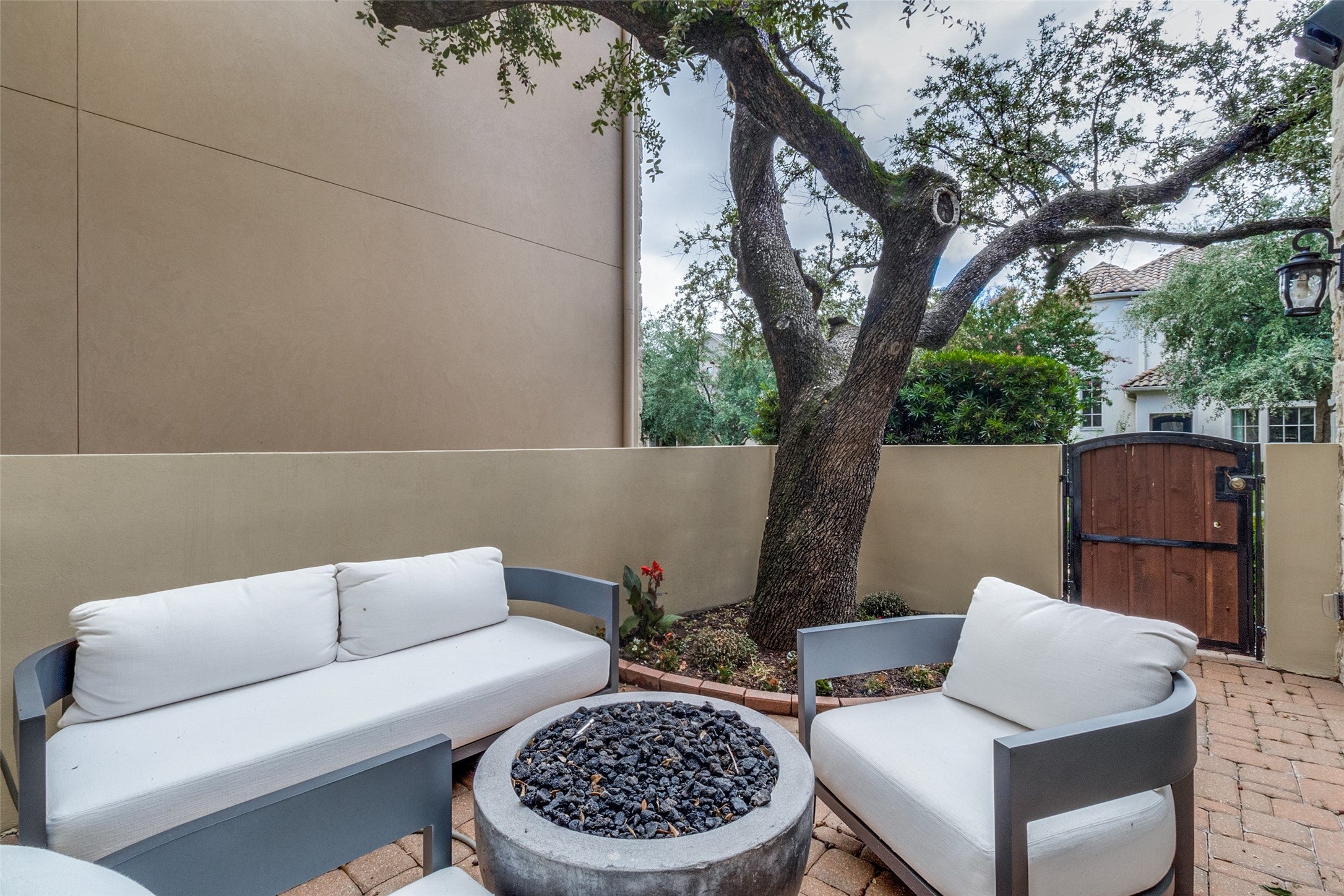 Dallas, Texas, 75205, United States, 4 Bedrooms Bedrooms, ,5 BathroomsBathrooms,Residential,Active,1952445