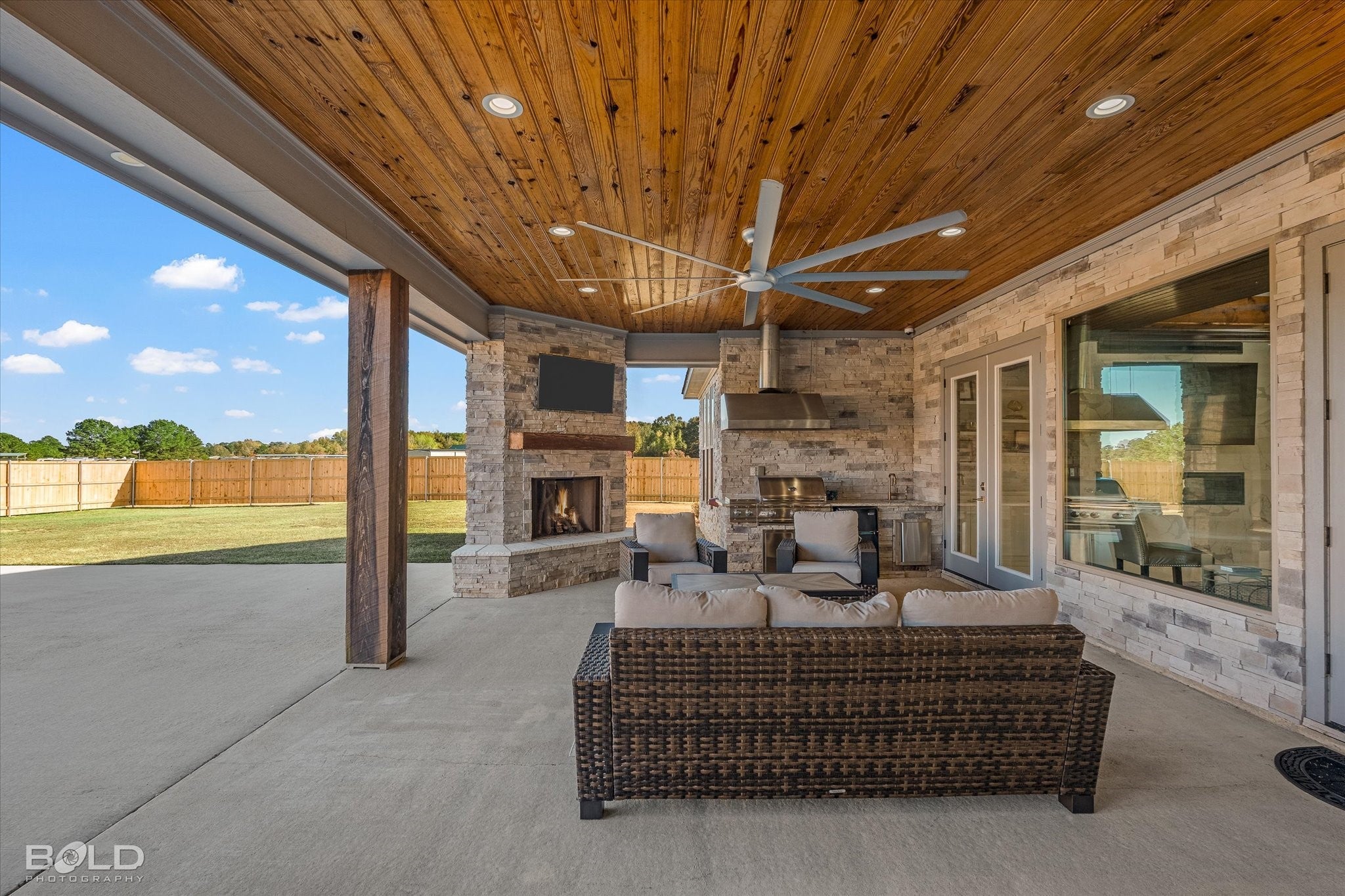 Shreveport, Louisiana, 71107, United States, 4 Bedrooms Bedrooms, ,5 BathroomsBathrooms,Residential,Active,1990582