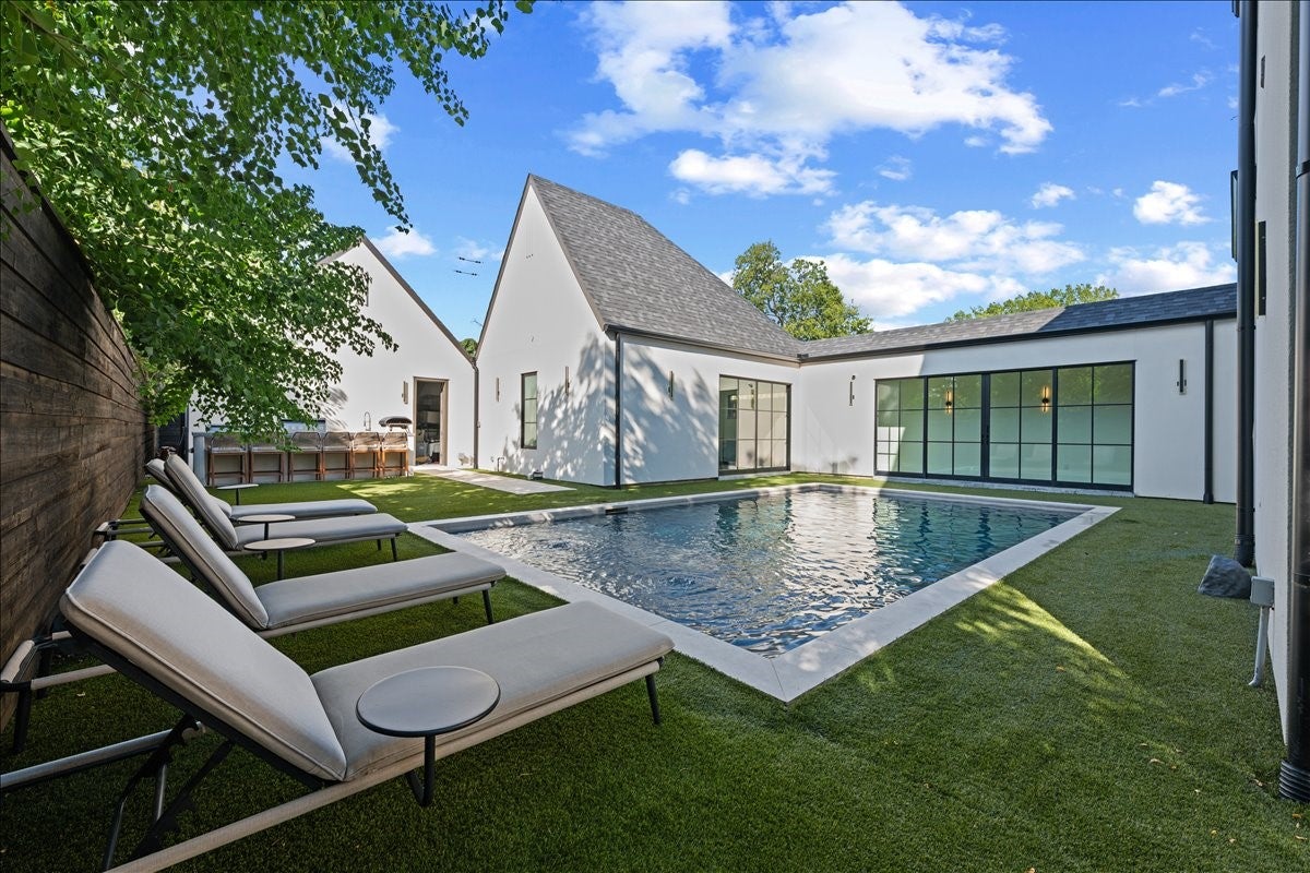 Dallas, Texas, 75206, United States, 4 Bedrooms Bedrooms, ,5 BathroomsBathrooms,Residential,Active,1967298