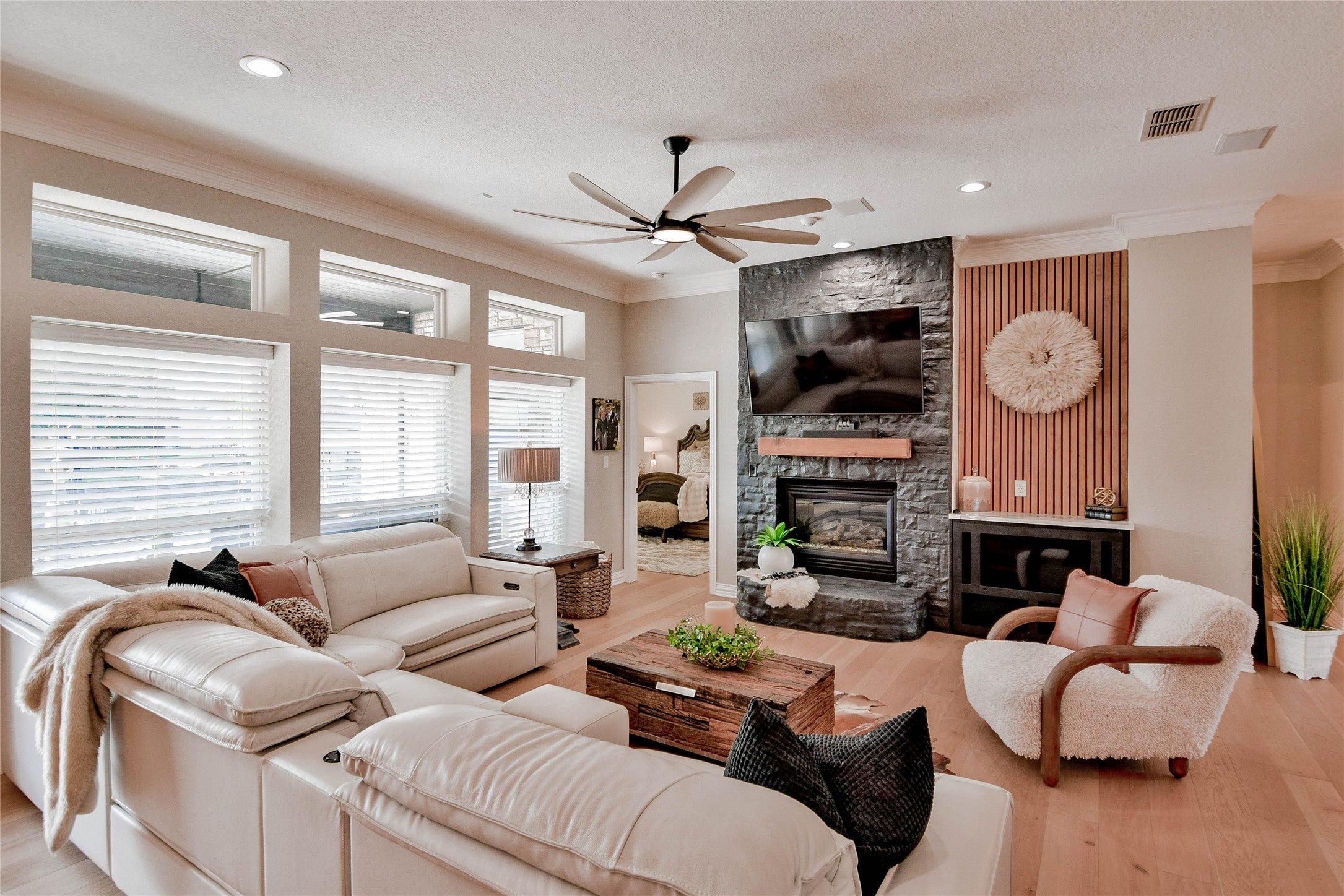 Granbury, Texas, 76048, United States, 3 Bedrooms Bedrooms, ,3 BathroomsBathrooms,Residential,Active,1988467