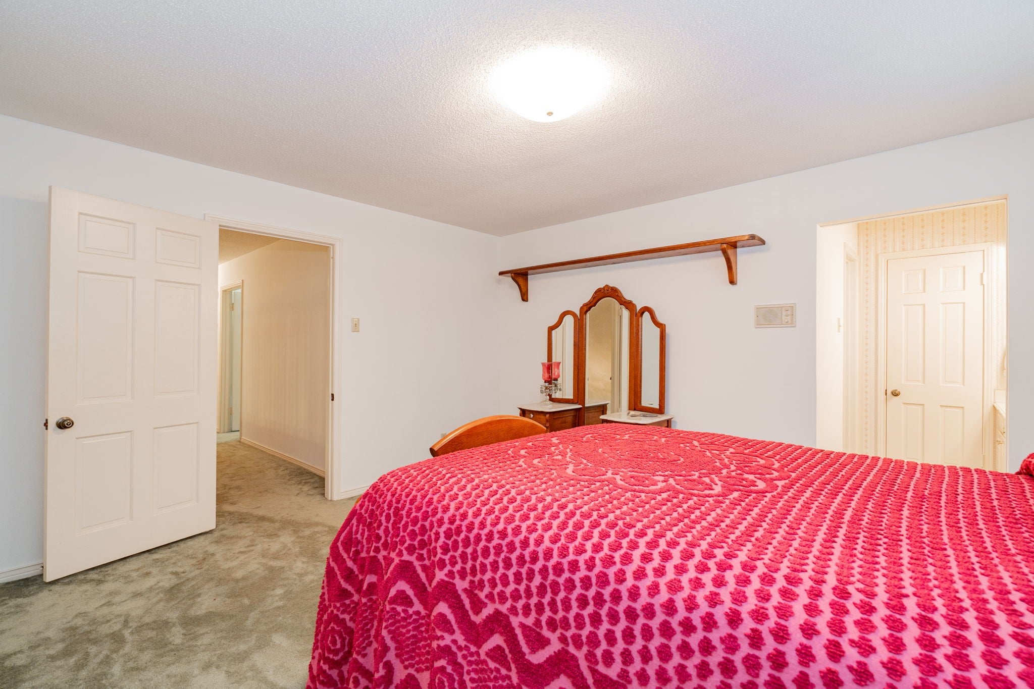 Seagoville, Texas, 75159, United States, 4 Bedrooms Bedrooms, ,5 BathroomsBathrooms,Residential,Active,1810463