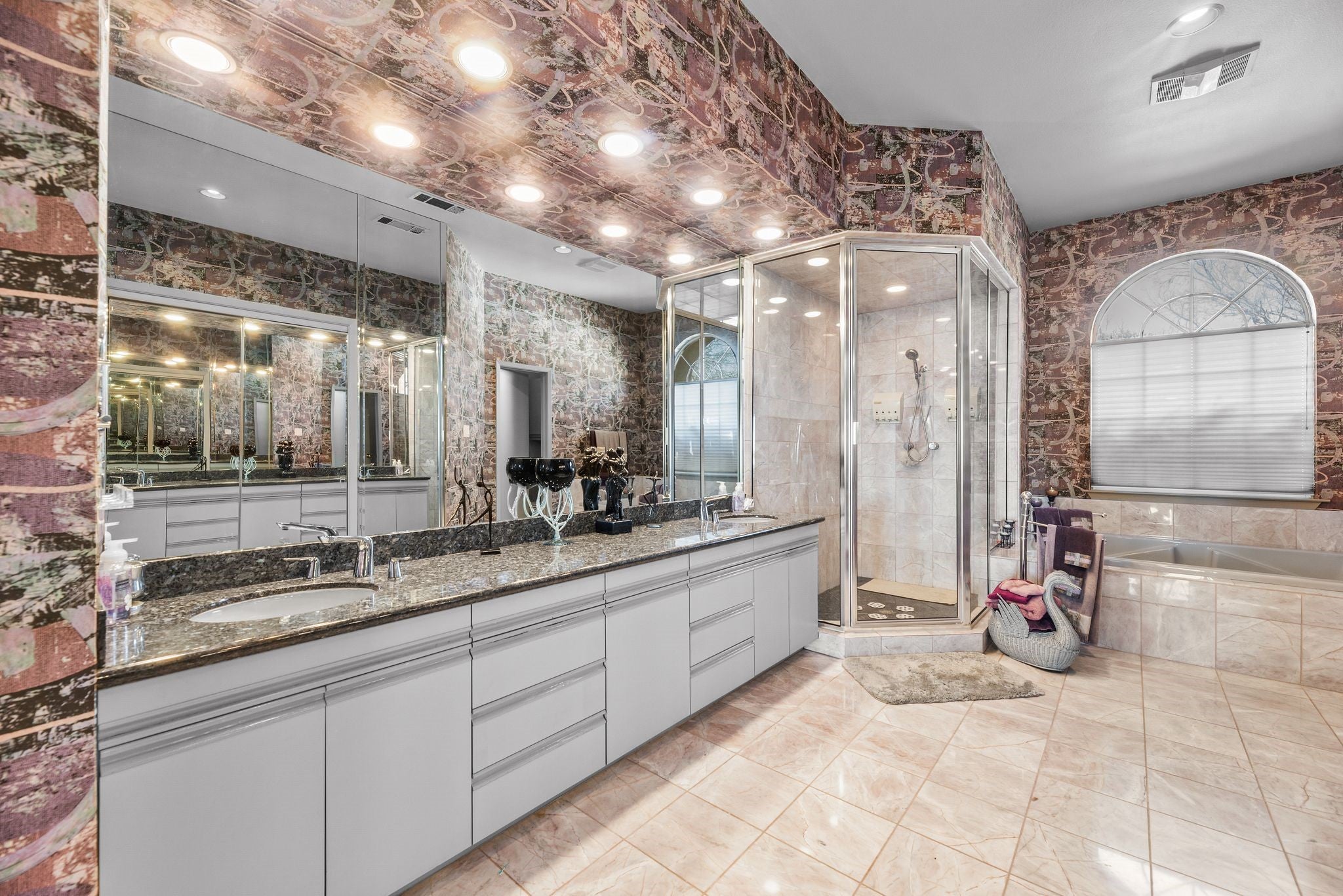 Kerens, Texas, 75144, United States, 5 Bedrooms Bedrooms, ,4 BathroomsBathrooms,Residential,Active,2020765