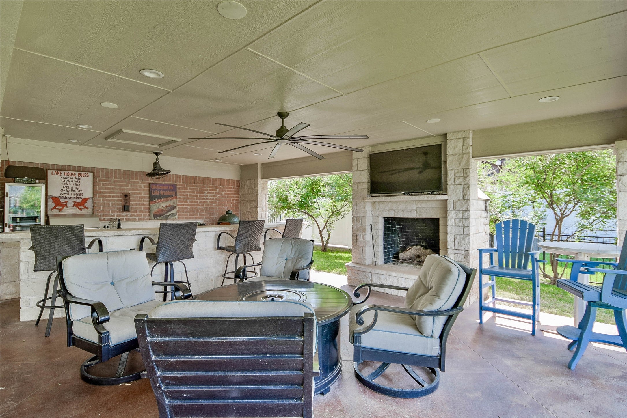 Granbury, Texas, 76048, United States, 3 Bedrooms Bedrooms, ,3 BathroomsBathrooms,Residential,Active,1943796