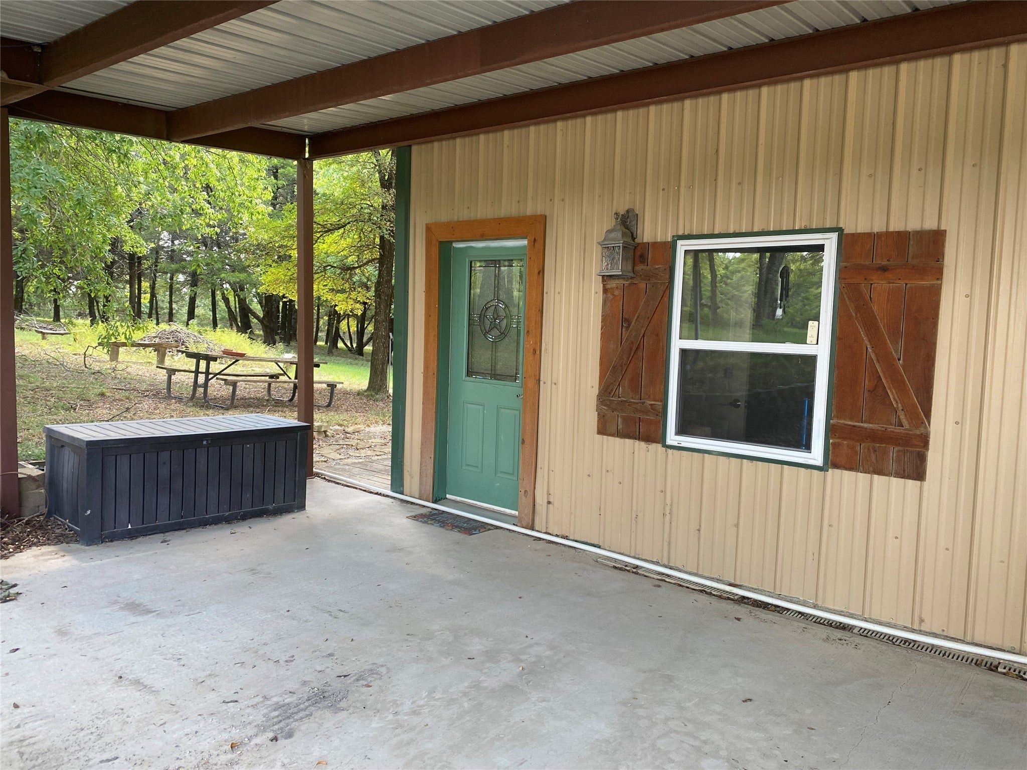 Bonham, Texas, 75418, United States, 9 Bedrooms Bedrooms, ,6 BathroomsBathrooms,Residential,Active,1988719