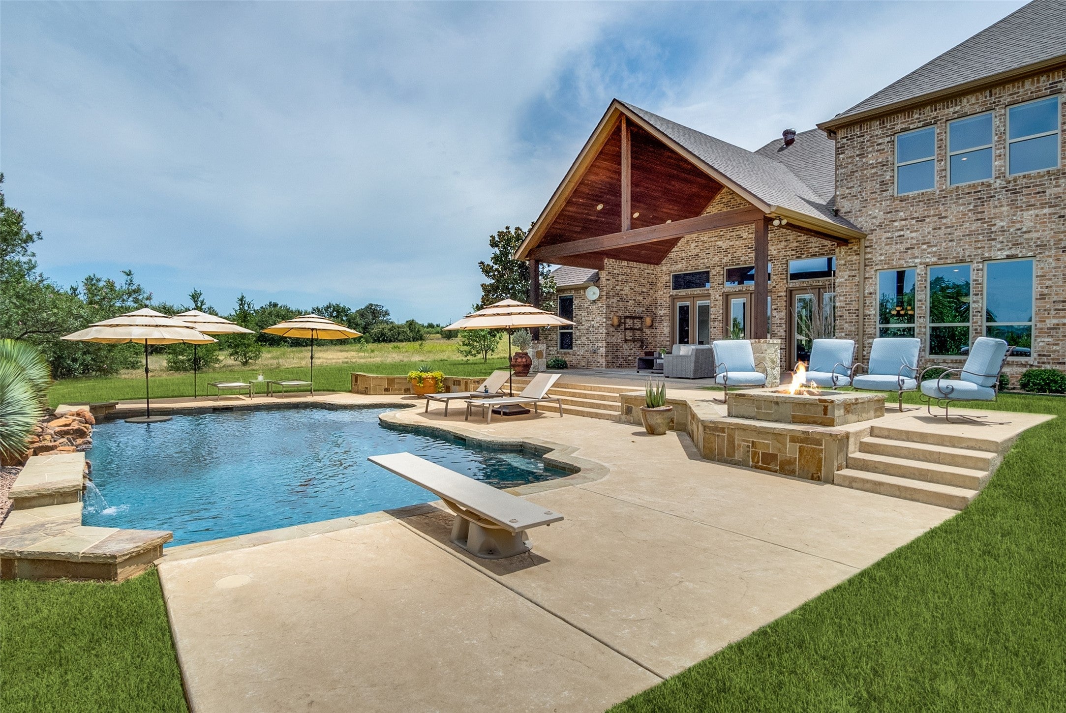 Graford, Texas, 76449, United States, 5 Bedrooms Bedrooms, ,4 BathroomsBathrooms,Residential,Active,1902943