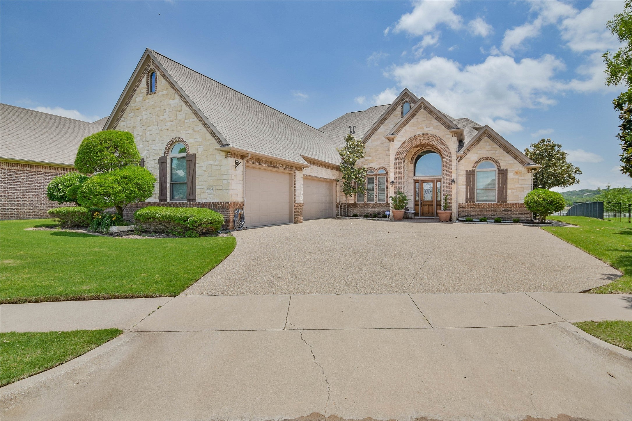 Granbury, Texas, 76048, United States, ,5 BathroomsBathrooms,Residential,Active,1799390