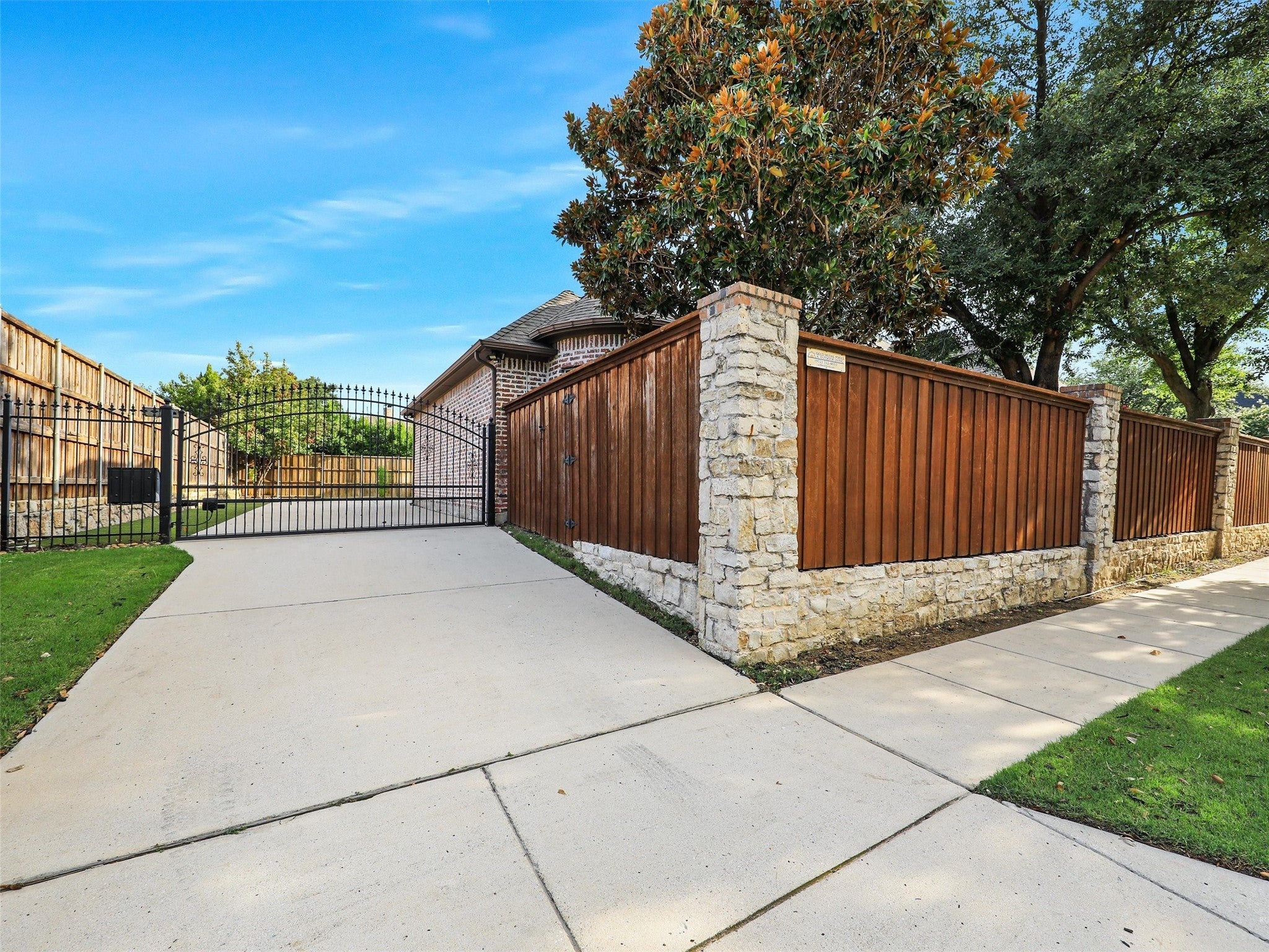 Frisco, Texas, 75033, United States, 5 Bedrooms Bedrooms, ,6 BathroomsBathrooms,Residential,Active,1894539