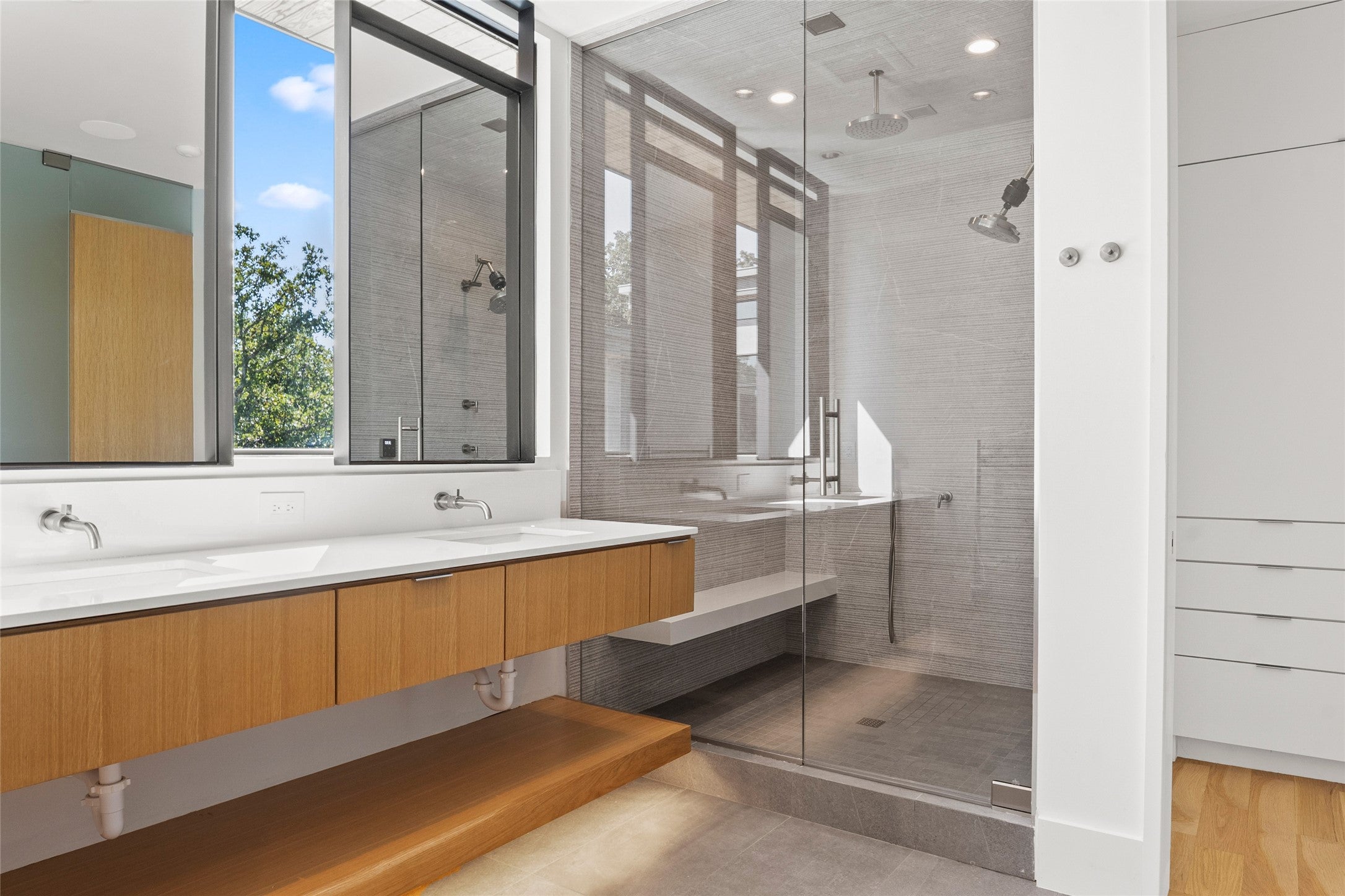 Flower Mound, Texas, 75022, United States, 5 Bedrooms Bedrooms, ,6 BathroomsBathrooms,Residential,Active,1964262