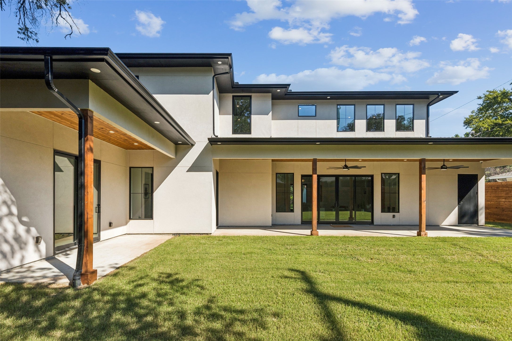 Dallas, Texas, 75229, United States, 5 Bedrooms Bedrooms, ,5 BathroomsBathrooms,Residential,Active,1944089