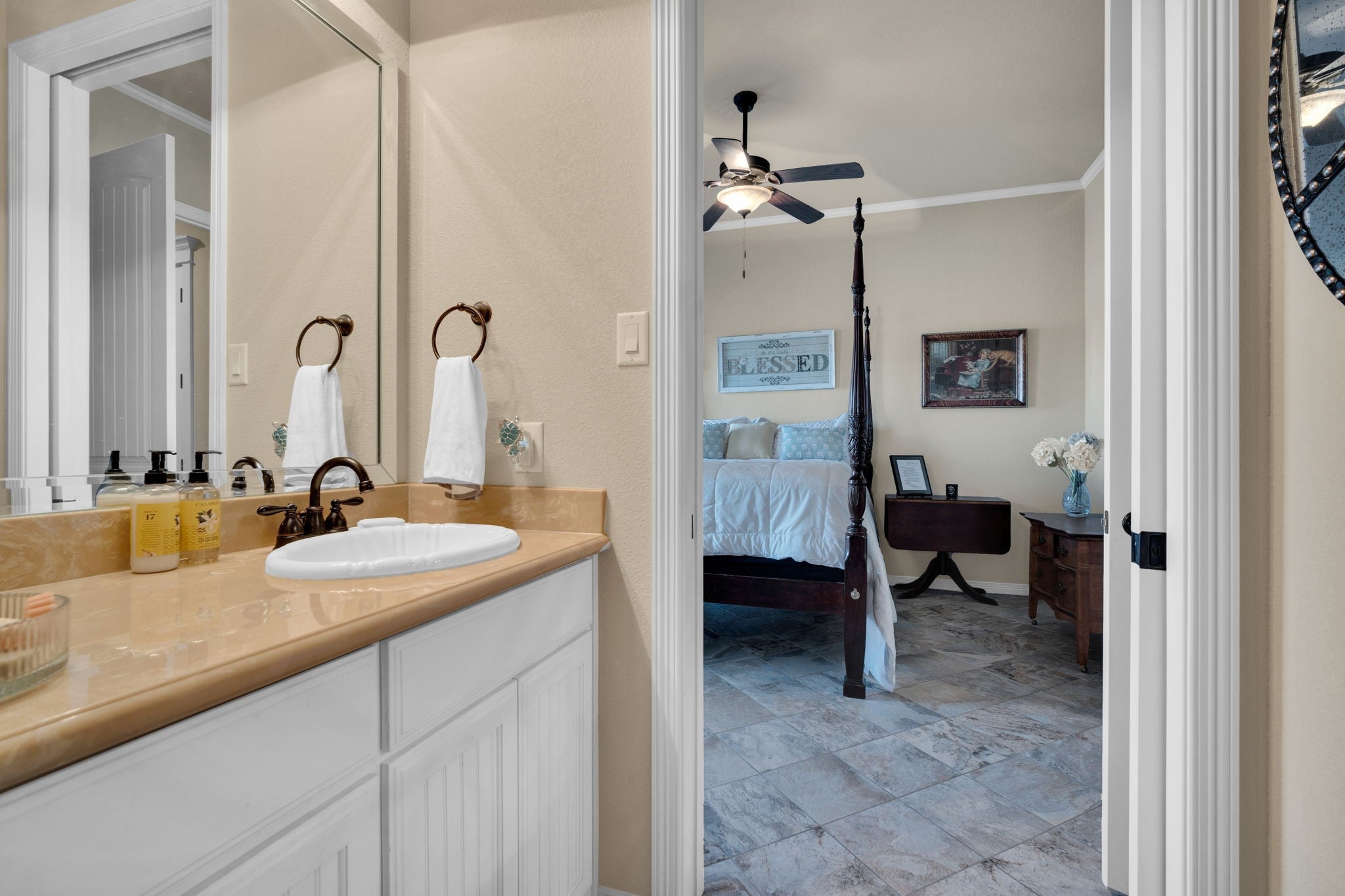 Waxahachie, Texas, 75165, United States, 3 Bedrooms Bedrooms, ,3 BathroomsBathrooms,Residential,Active,2001358