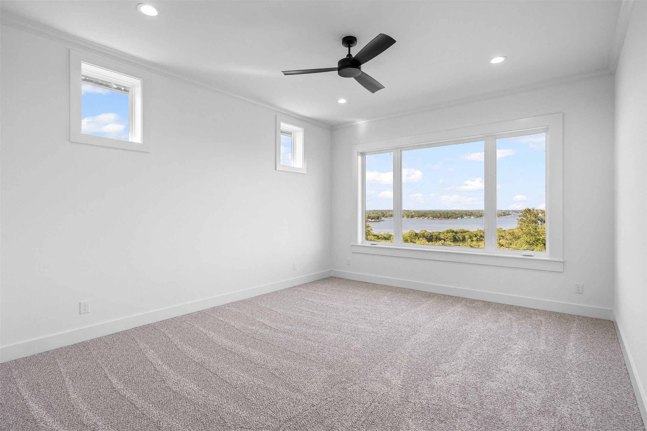 Granbury, Texas, 76048, United States, 5 Bedrooms Bedrooms, ,7 BathroomsBathrooms,Residential,Active,1909834