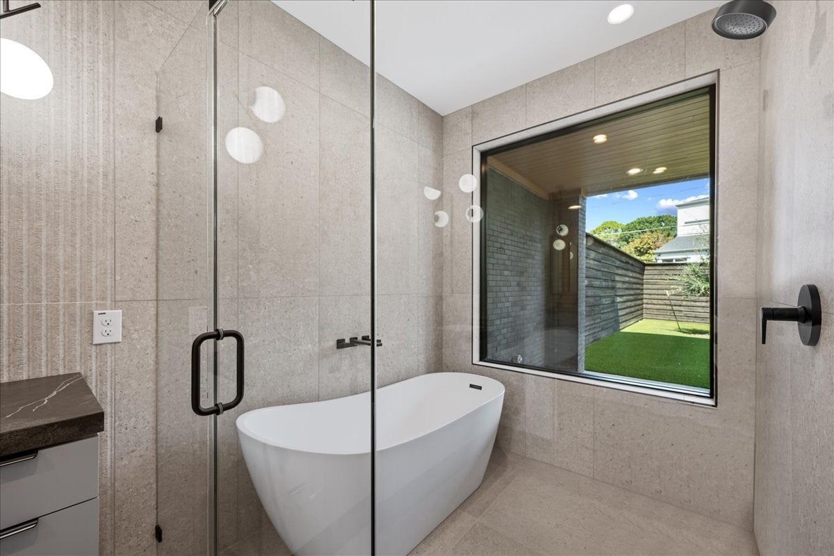 Dallas, Texas, 75204, United States, 4 Bedrooms Bedrooms, ,4 BathroomsBathrooms,Residential,Active,1929655