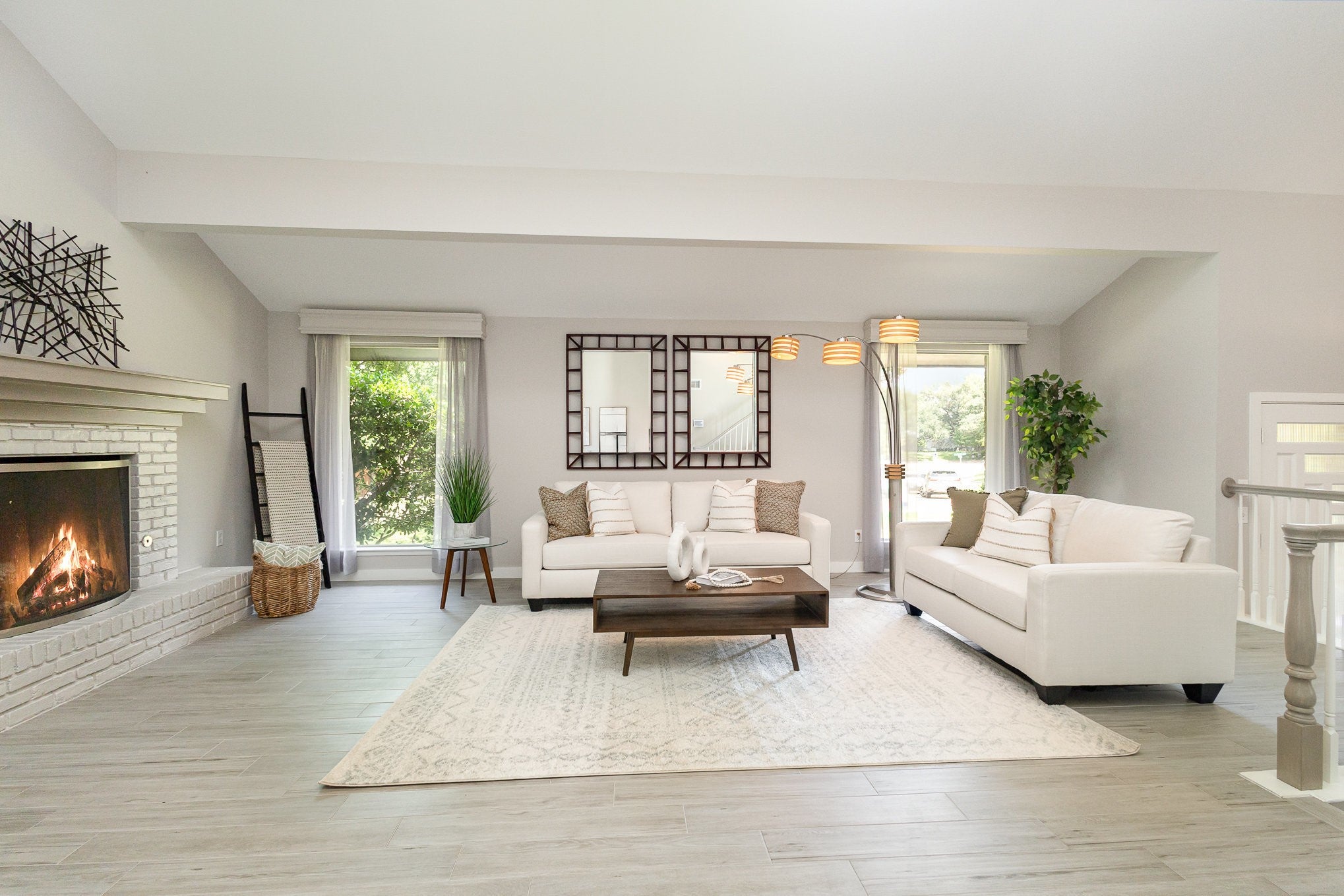 Dallas, Texas, 75240, United States, 6 Bedrooms Bedrooms, ,4 BathroomsBathrooms,Residential,Active,1894543