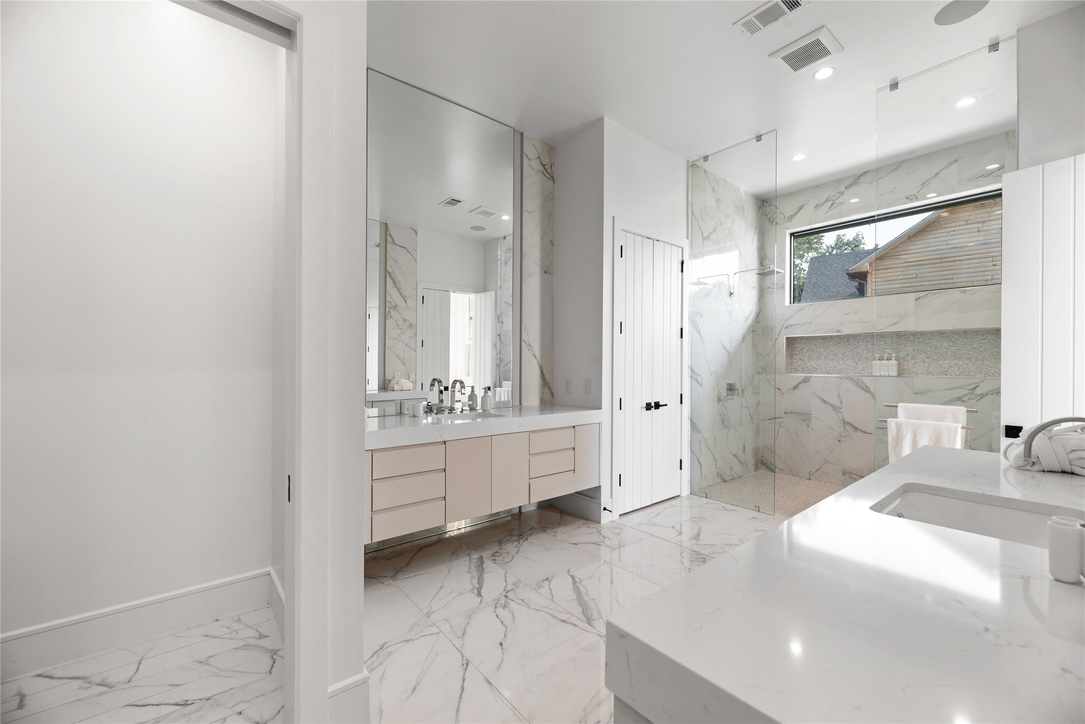 Streetman, Texas, 75859, United States, 5 Bedrooms Bedrooms, ,7 BathroomsBathrooms,Residential,Active,1988712