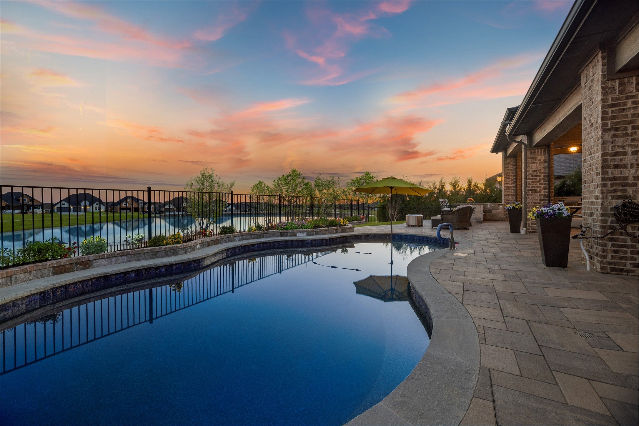 Denton, Texas, 76207, United States, 3 Bedrooms Bedrooms, ,3 BathroomsBathrooms,Residential,Active,1704396