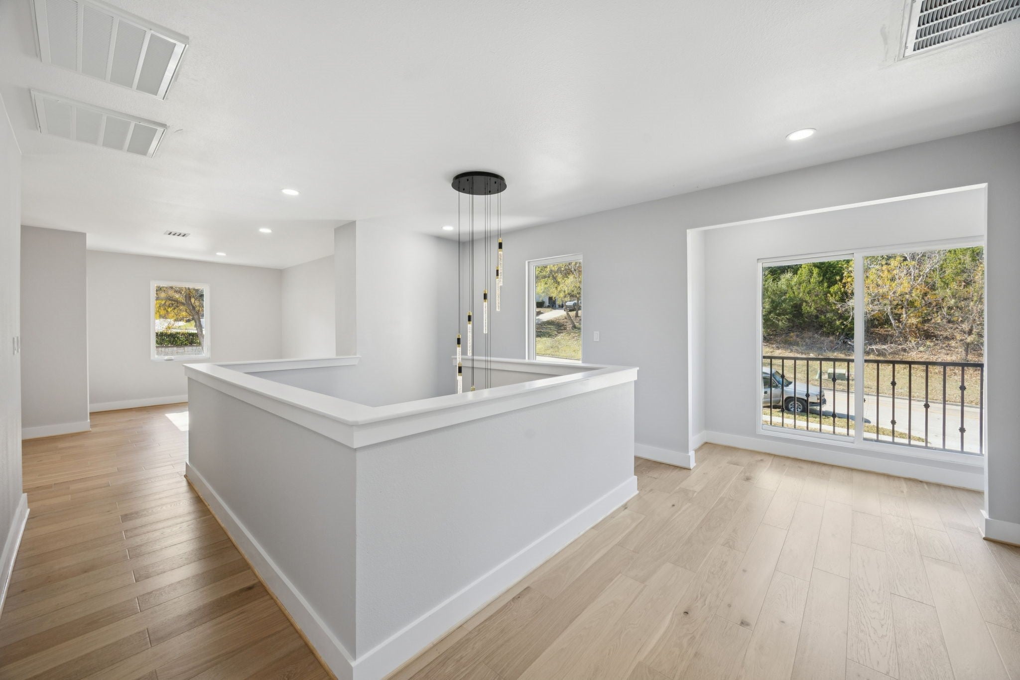 Cedar Hill, Texas, 75104, United States, 4 Bedrooms Bedrooms, ,5 BathroomsBathrooms,Residential,Active,1993947