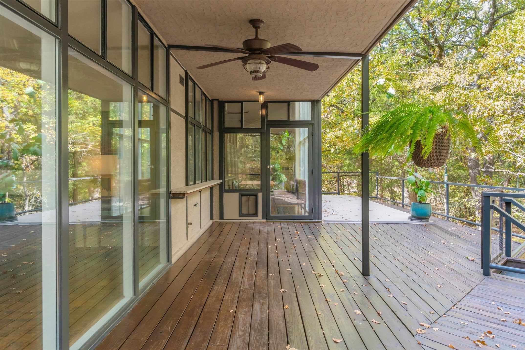 Terrell, Texas, 75160, United States, 3 Bedrooms Bedrooms, ,3 BathroomsBathrooms,Residential,Active,1995244