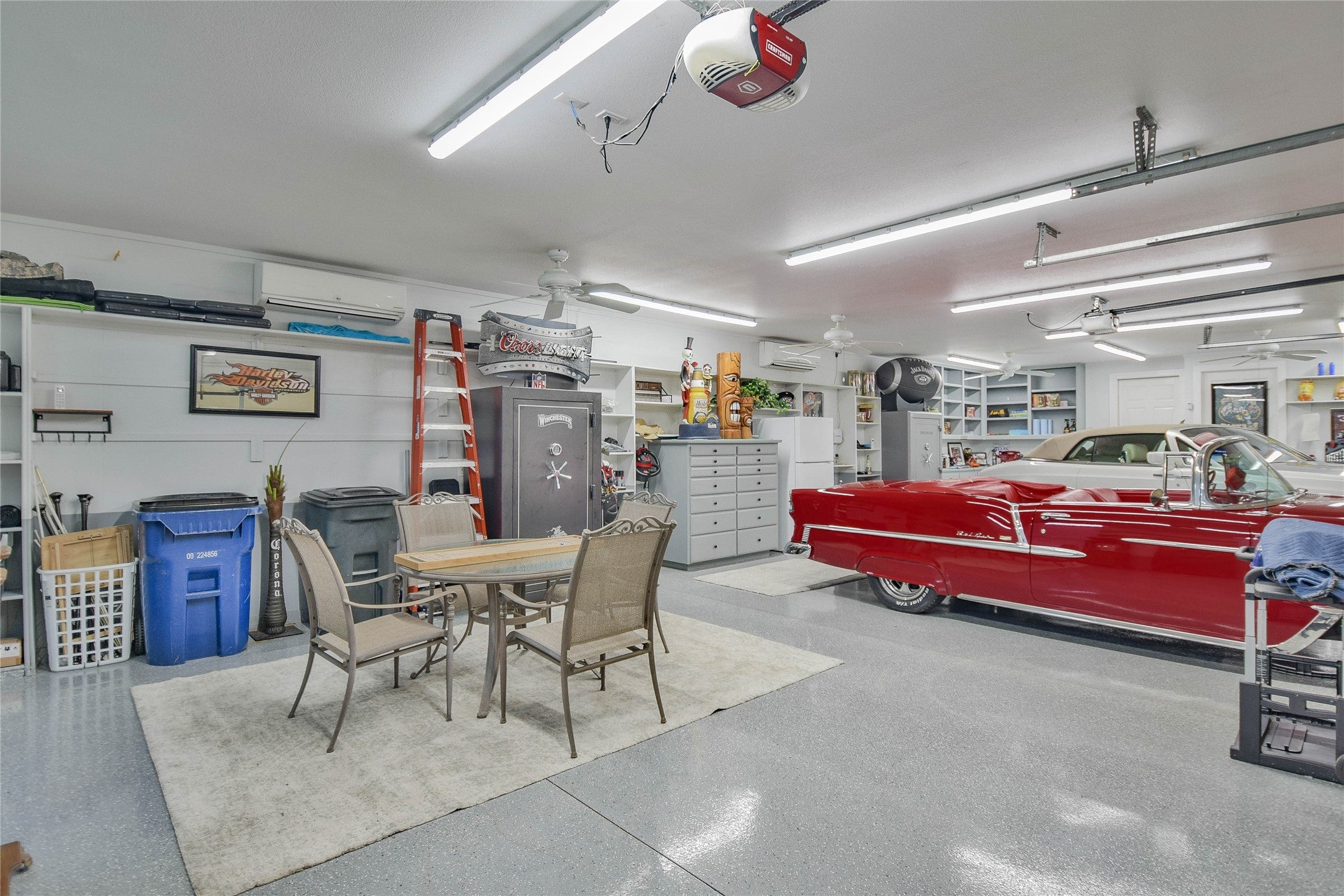 Granbury, Texas, 76048, United States, ,5 BathroomsBathrooms,Residential,Active,1799390