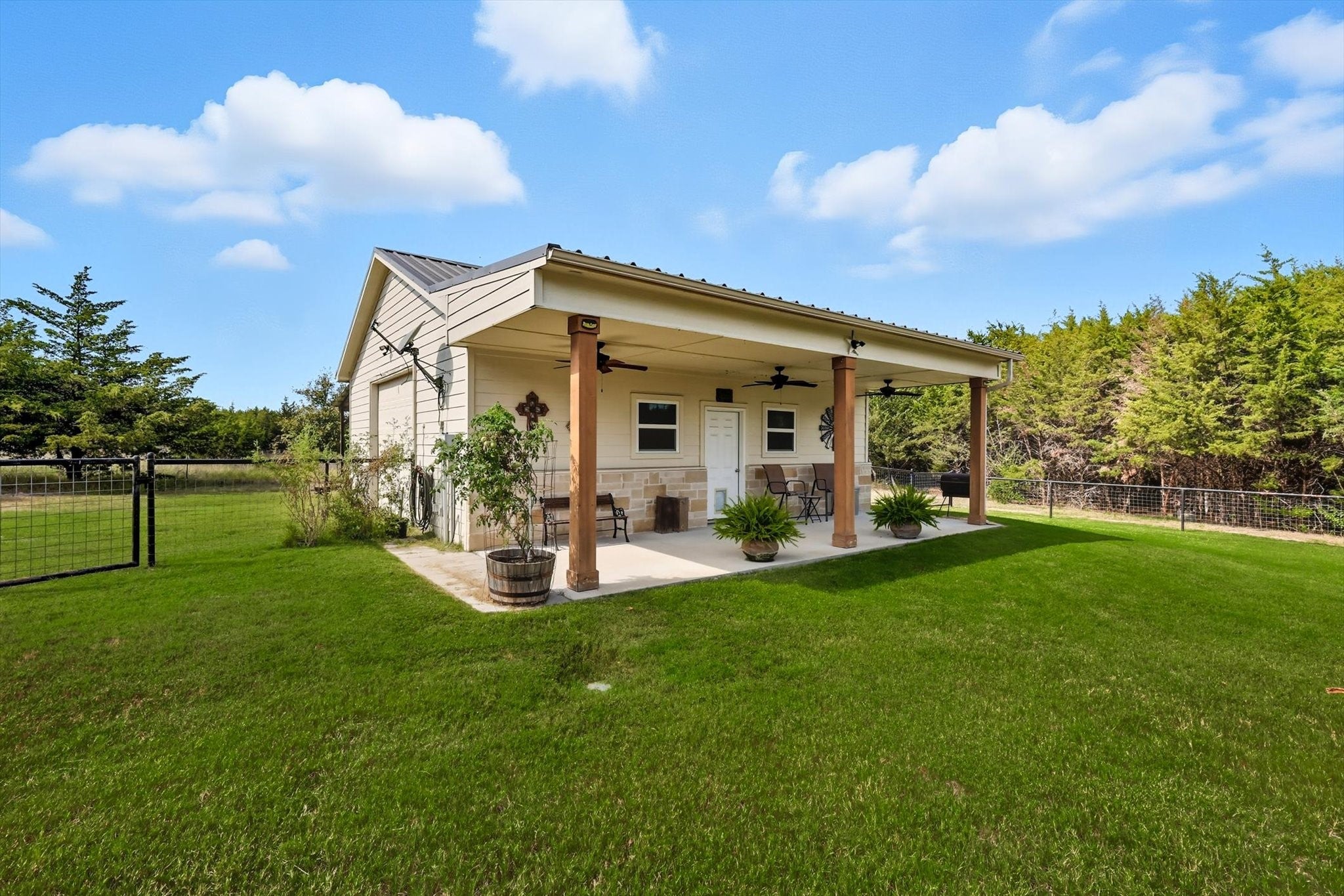 Melissa, Texas, 75454, United States, 3 Bedrooms Bedrooms, ,2 BathroomsBathrooms,Residential,Active,1961909