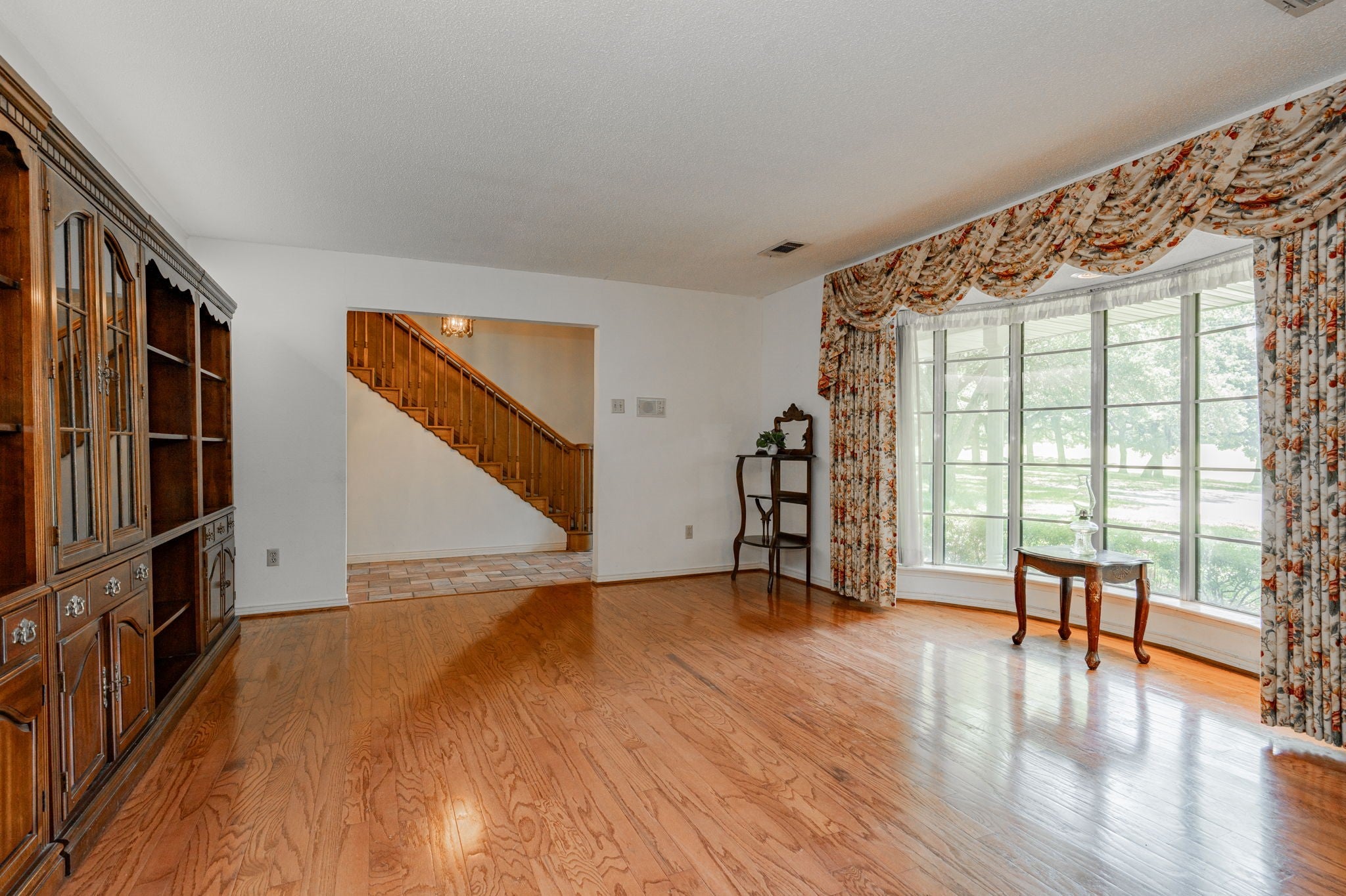 Seagoville, Texas, 75159, United States, 4 Bedrooms Bedrooms, ,5 BathroomsBathrooms,Residential,Active,1810463