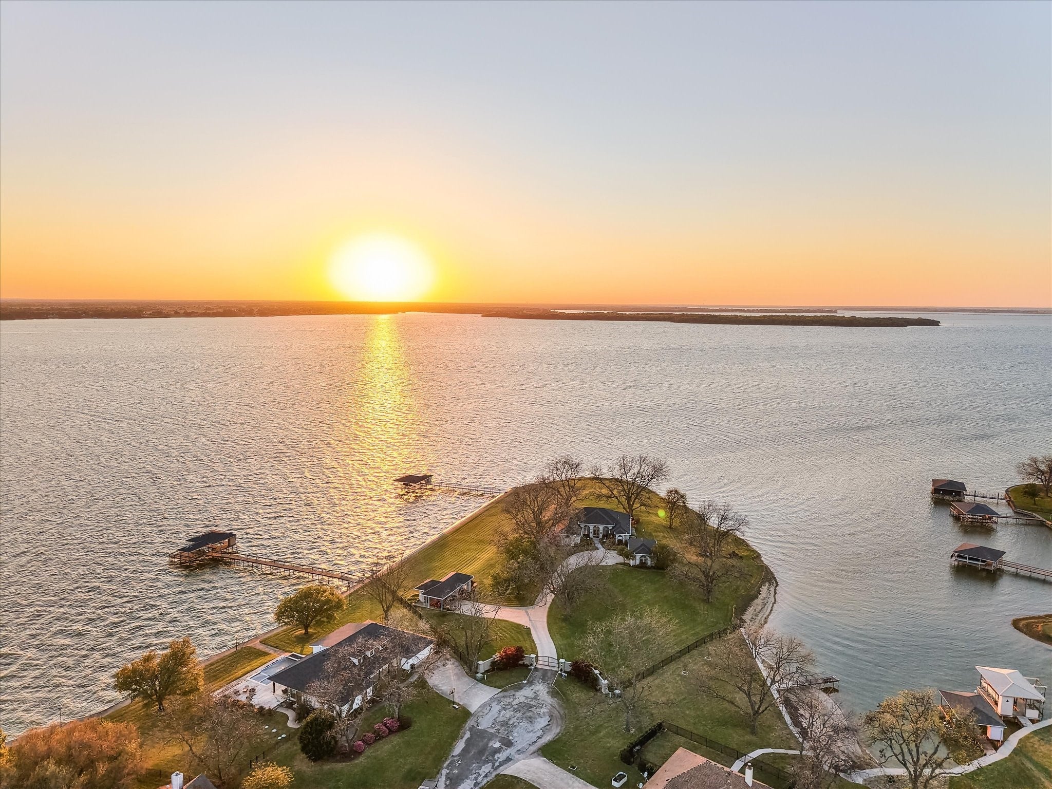 Kerens, Texas, 75144, United States, 5 Bedrooms Bedrooms, ,4 BathroomsBathrooms,Residential,Active,2020765