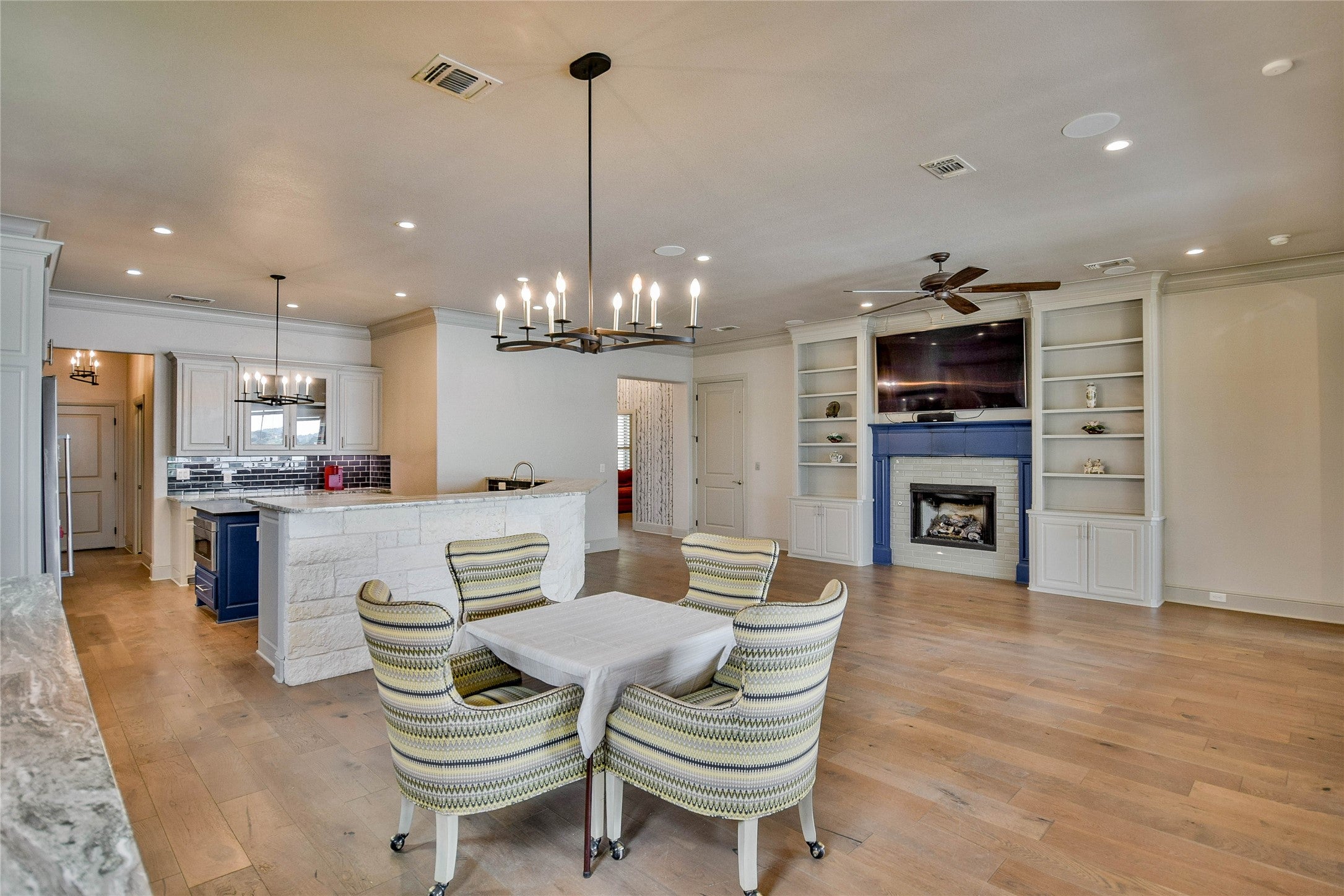 Granbury, Texas, 76048, United States, 3 Bedrooms Bedrooms, ,3 BathroomsBathrooms,Residential,Active,1828685
