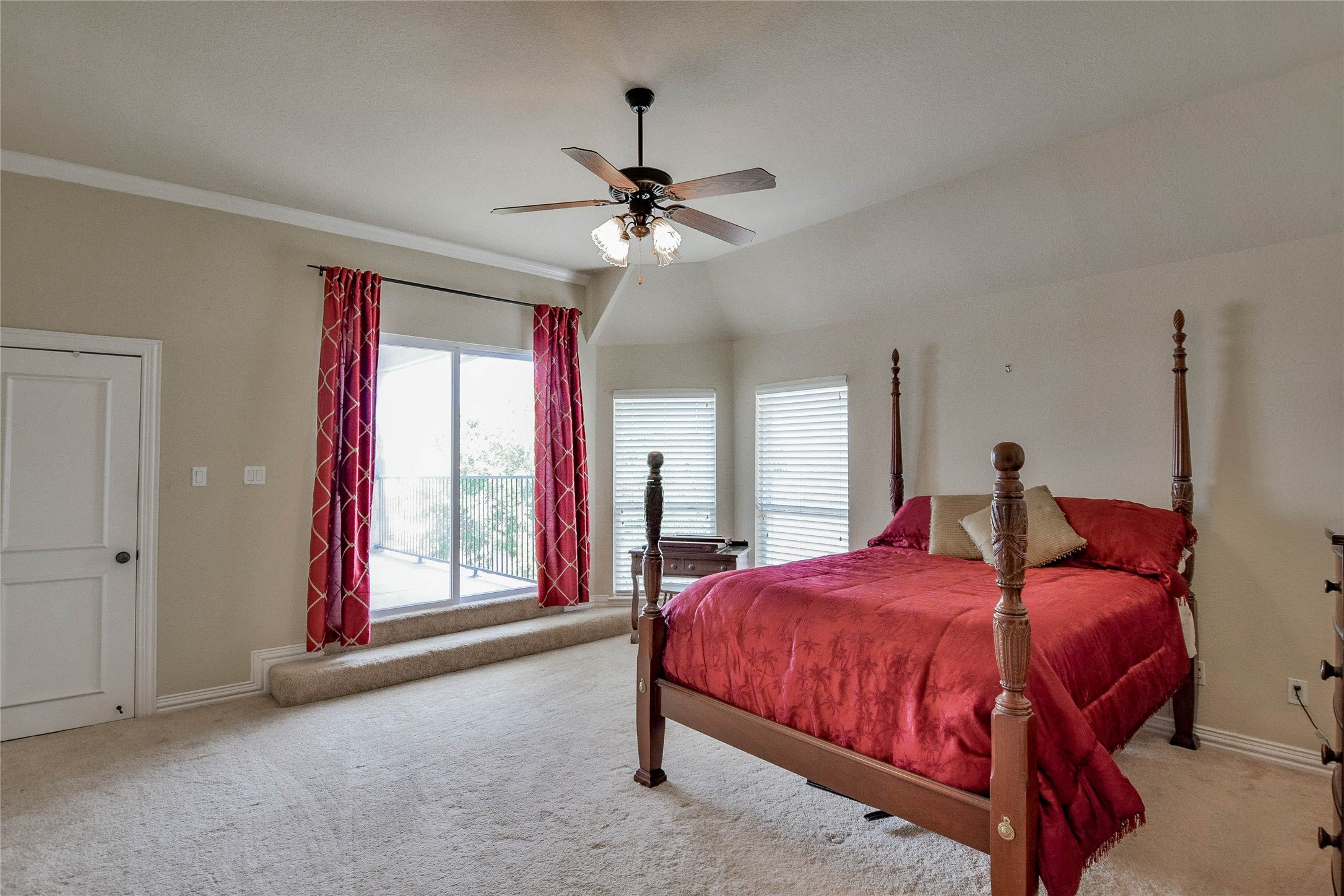 Granbury, Texas, 76048, United States, 4 Bedrooms Bedrooms, ,4 BathroomsBathrooms,Residential,Active,1967289